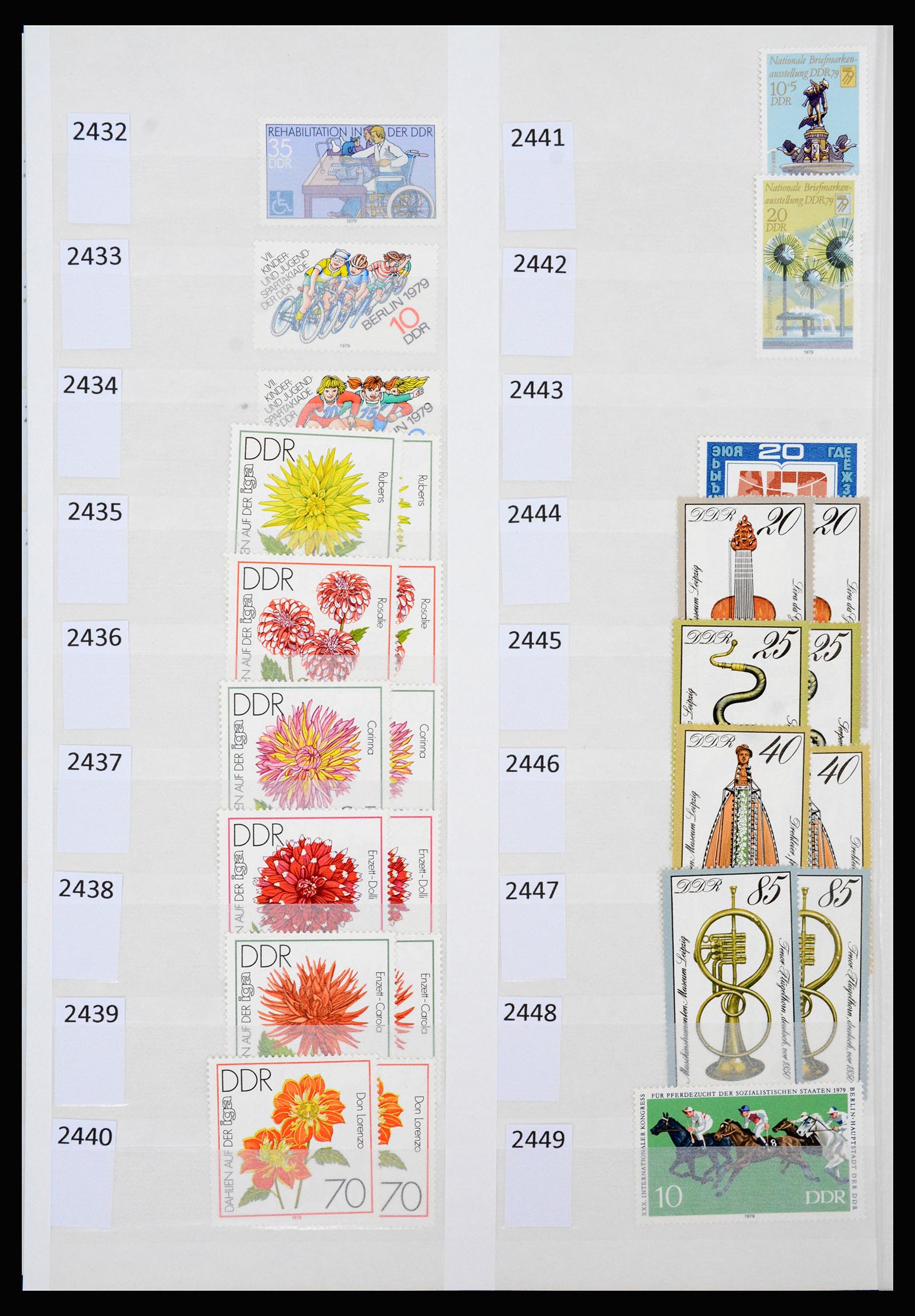 37253 124 - Postzegelverzameling 37253 DDR 1949-1990.