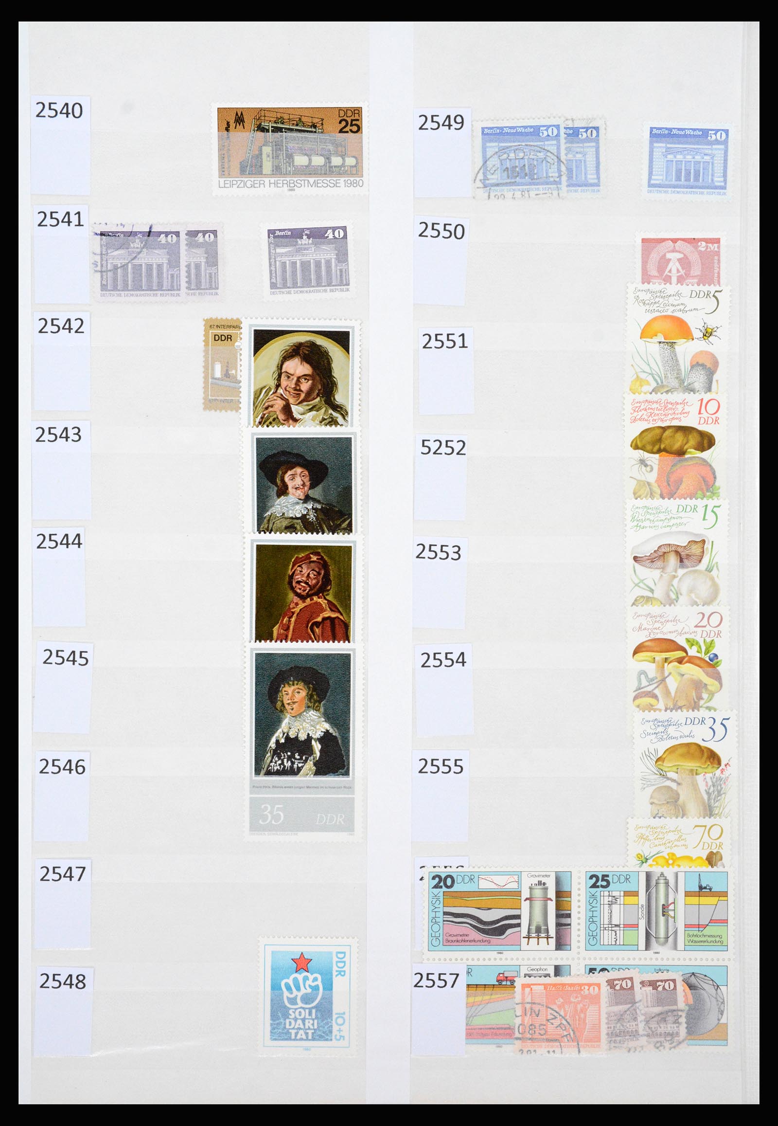 37253 130 - Postzegelverzameling 37253 DDR 1949-1990.