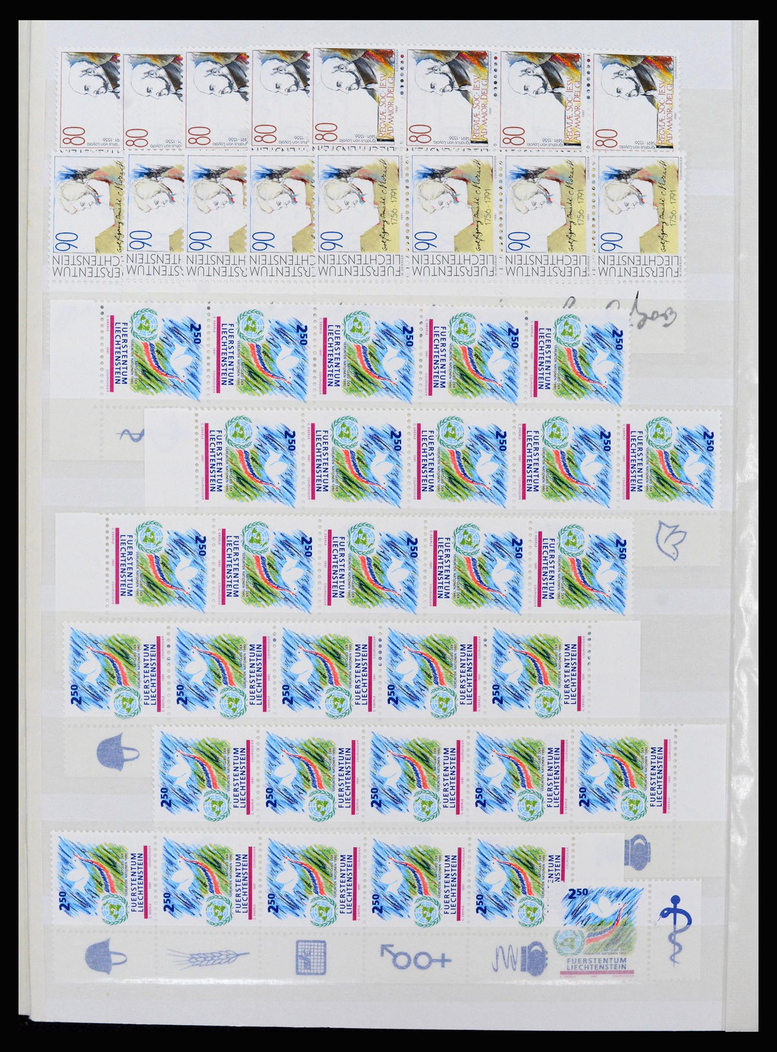 37261 104 - Postzegelverzameling 37261 Liechtenstein 1961-1995.