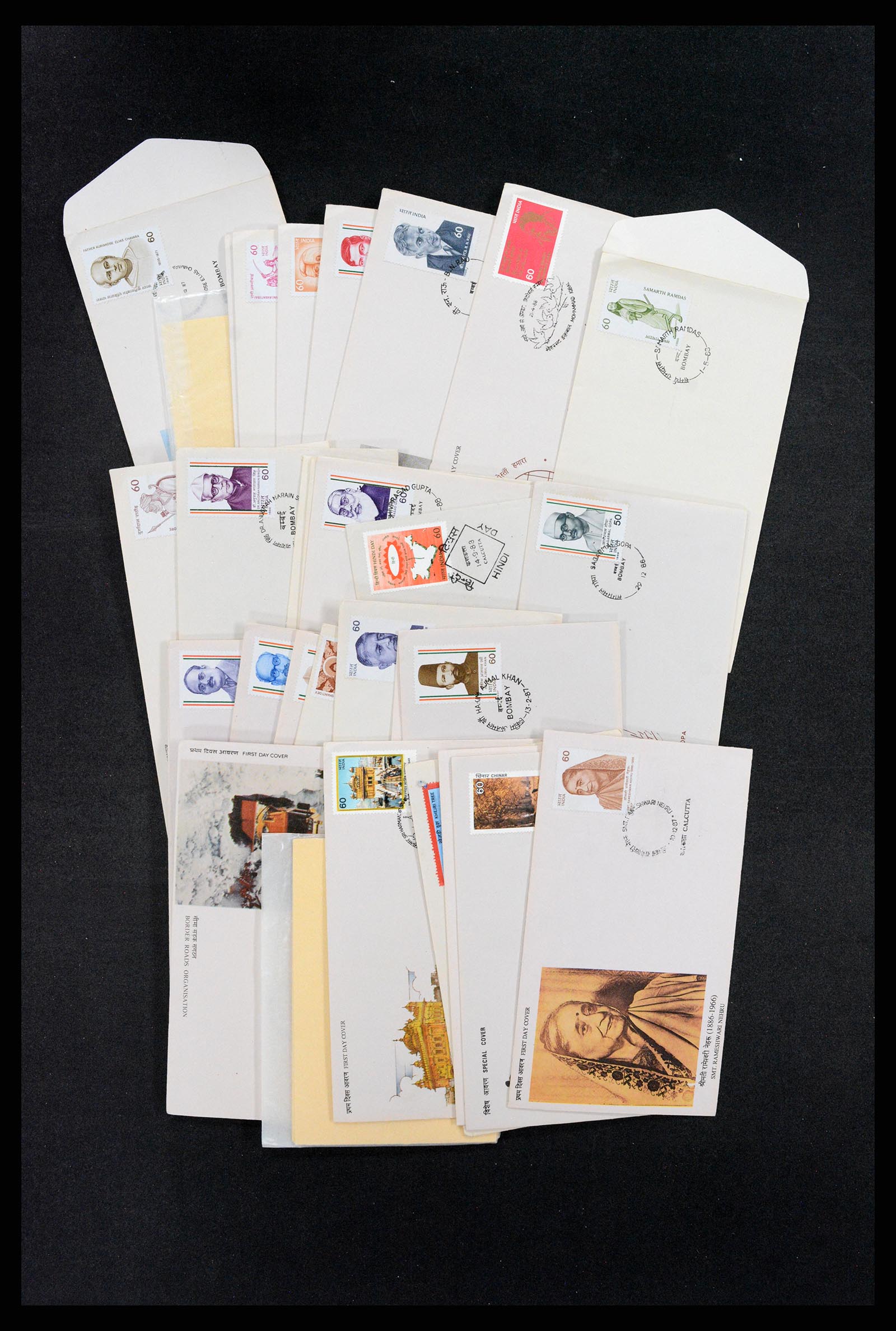 37309 002 - Postzegelverzameling 37309 India postwaardestukken 1947-2000.