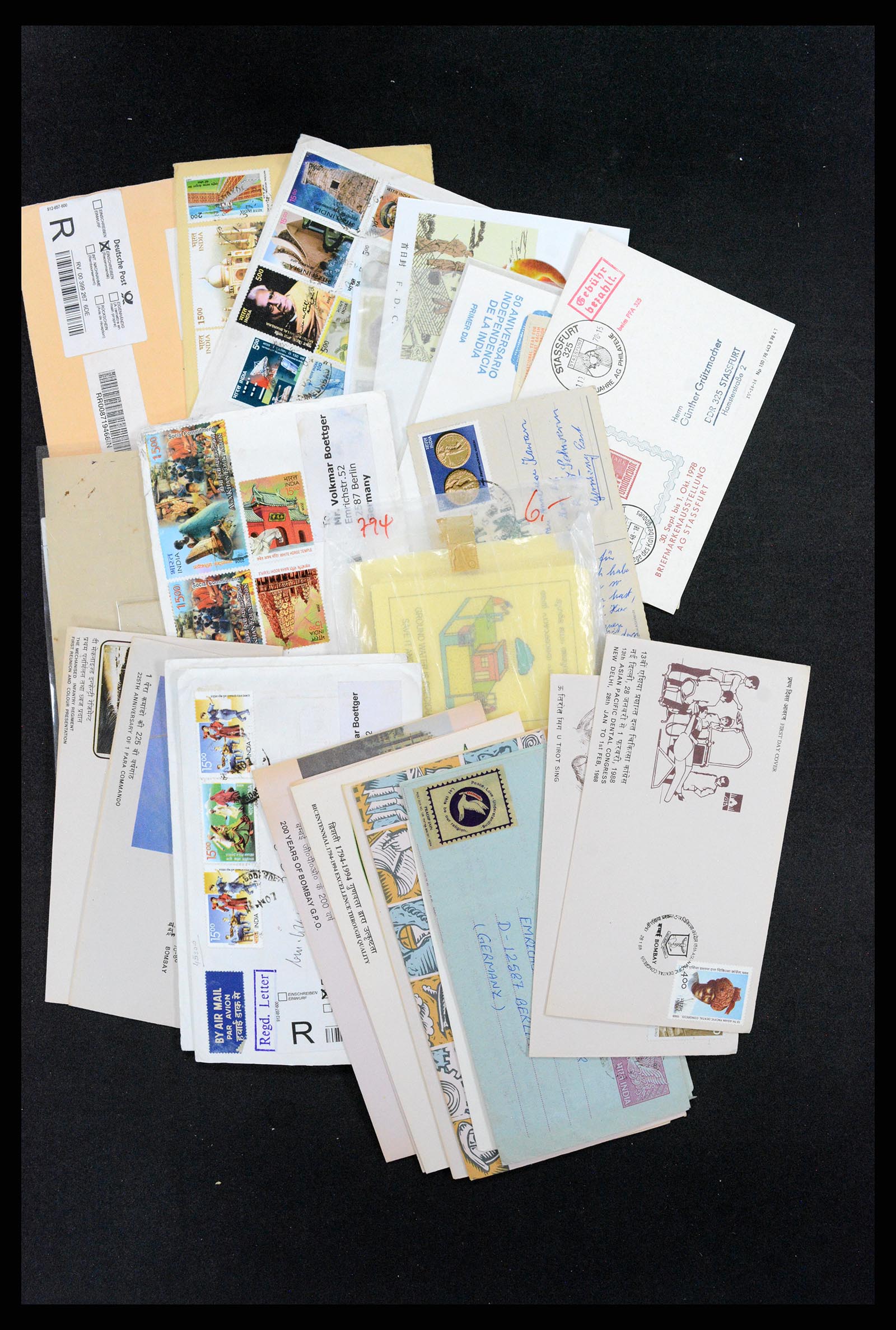 37309 005 - Postzegelverzameling 37309 India postwaardestukken 1947-2000.