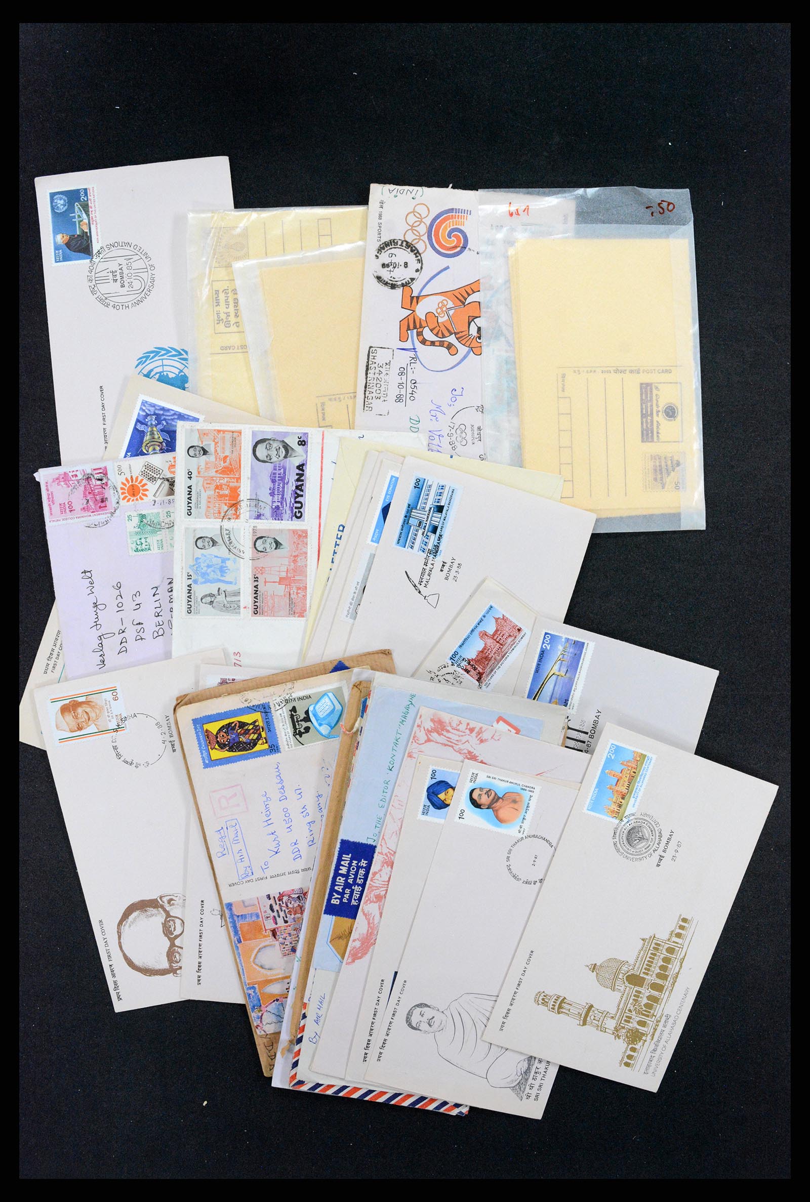 37309 009 - Postzegelverzameling 37309 India postwaardestukken 1947-2000.