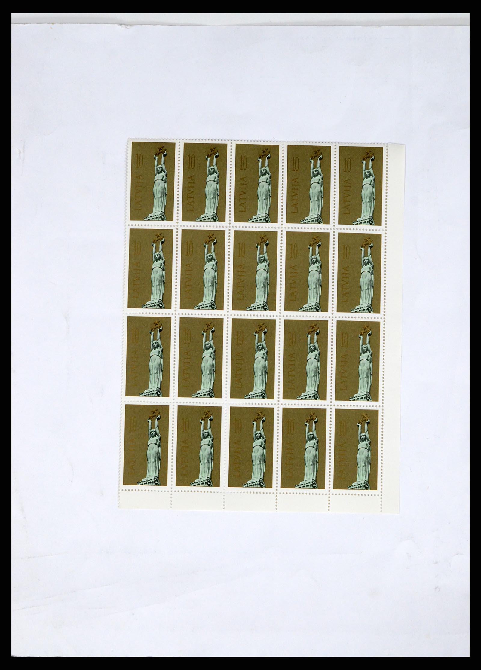 37312 036 - Postzegelverzameling 37312 Letland en Litouwen 1990-2000.