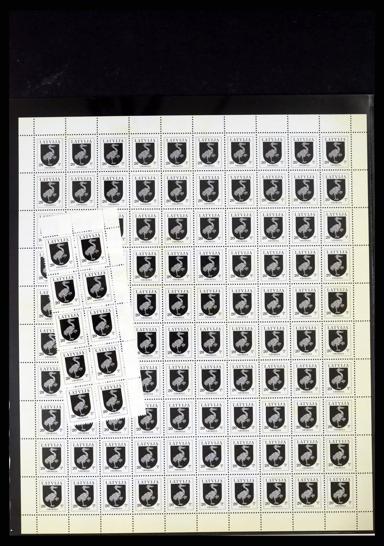 37312 066 - Postzegelverzameling 37312 Letland en Litouwen 1990-2000.