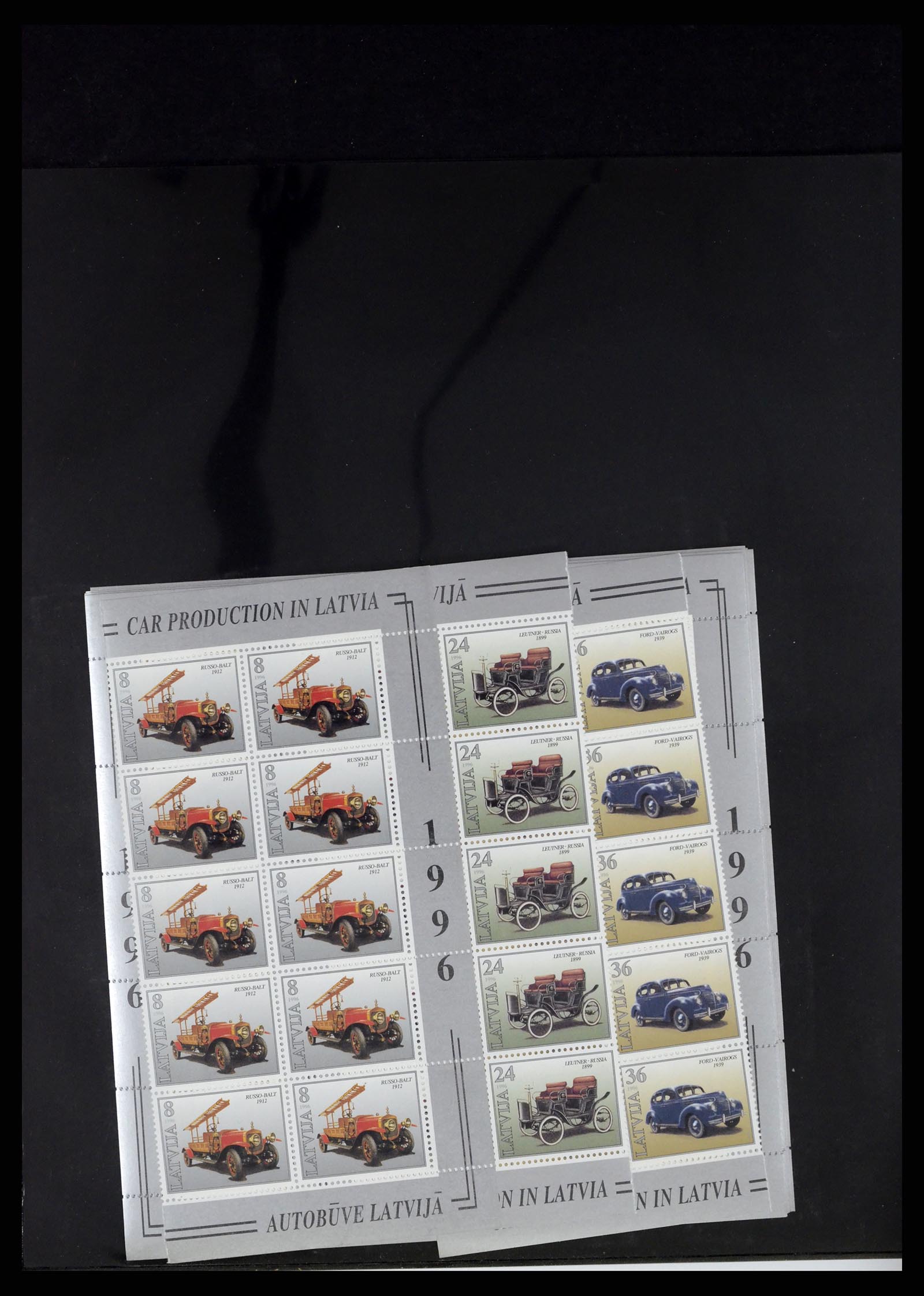 37312 068 - Postzegelverzameling 37312 Letland en Litouwen 1990-2000.
