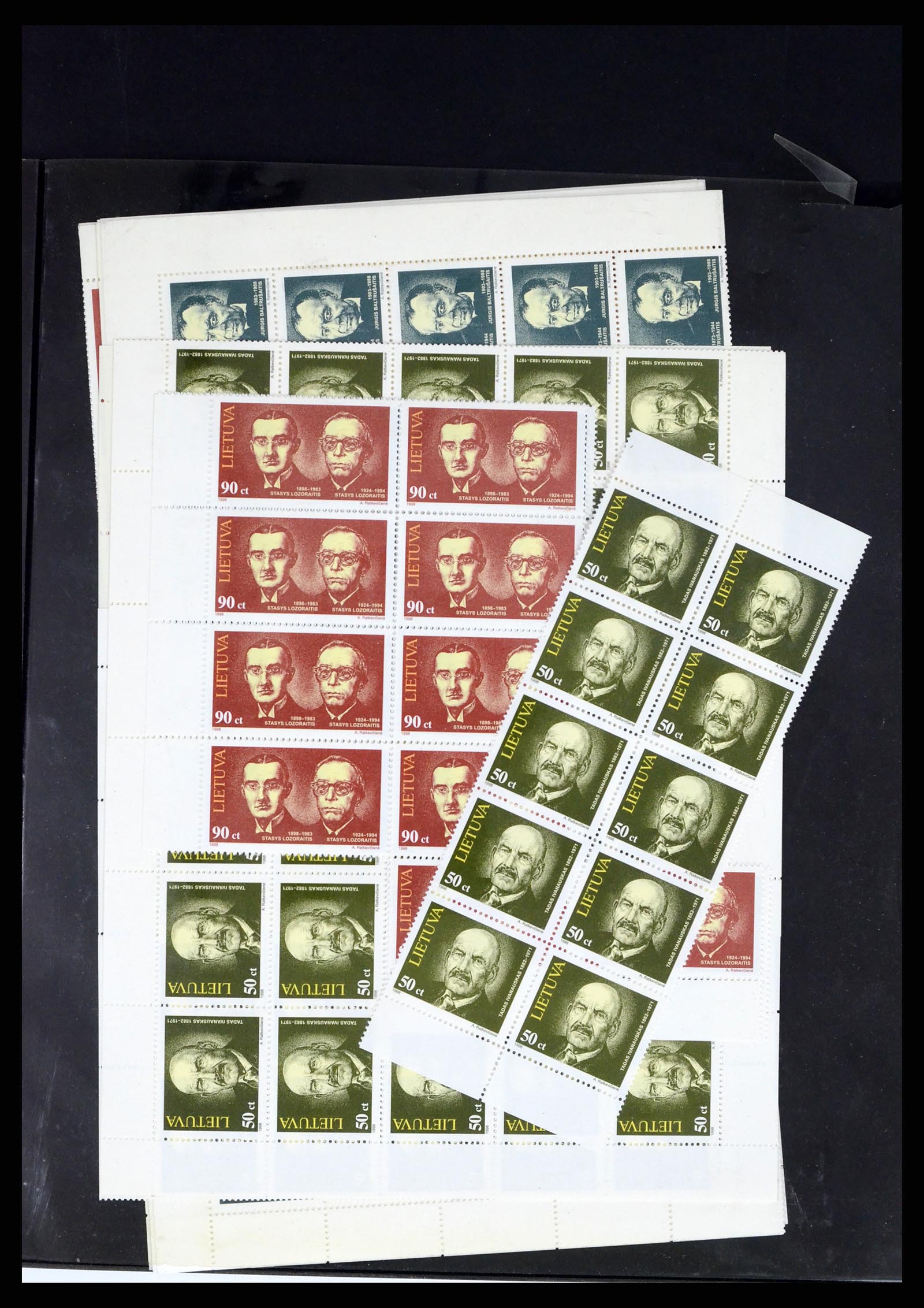 37312 082 - Postzegelverzameling 37312 Letland en Litouwen 1990-2000.