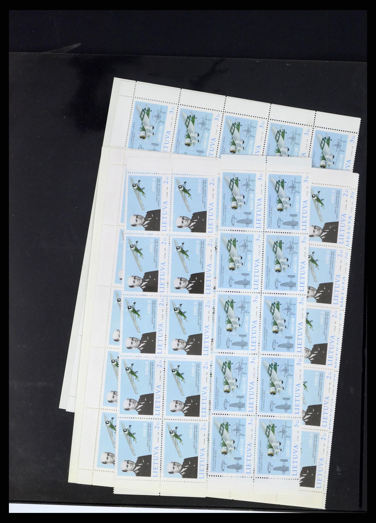37312 083 - Postzegelverzameling 37312 Letland en Litouwen 1990-2000.