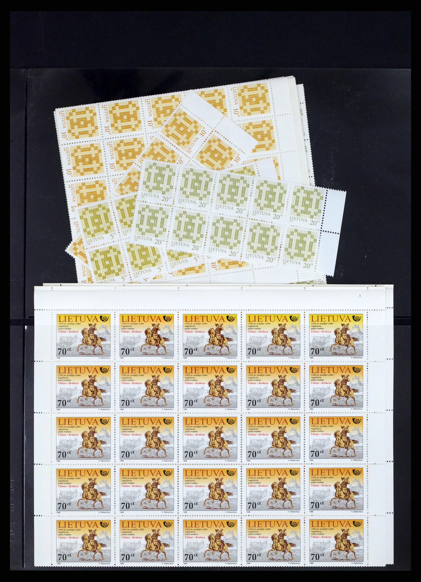 37312 094 - Postzegelverzameling 37312 Letland en Litouwen 1990-2000.
