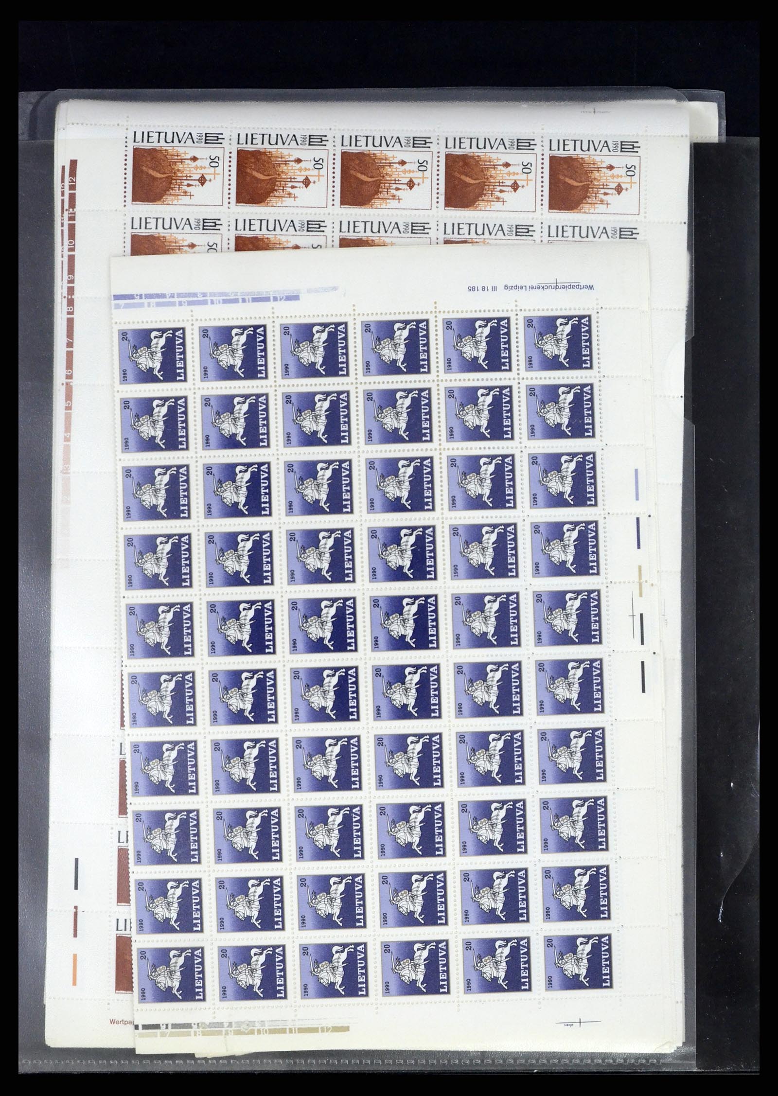 37312 097 - Postzegelverzameling 37312 Letland en Litouwen 1990-2000.