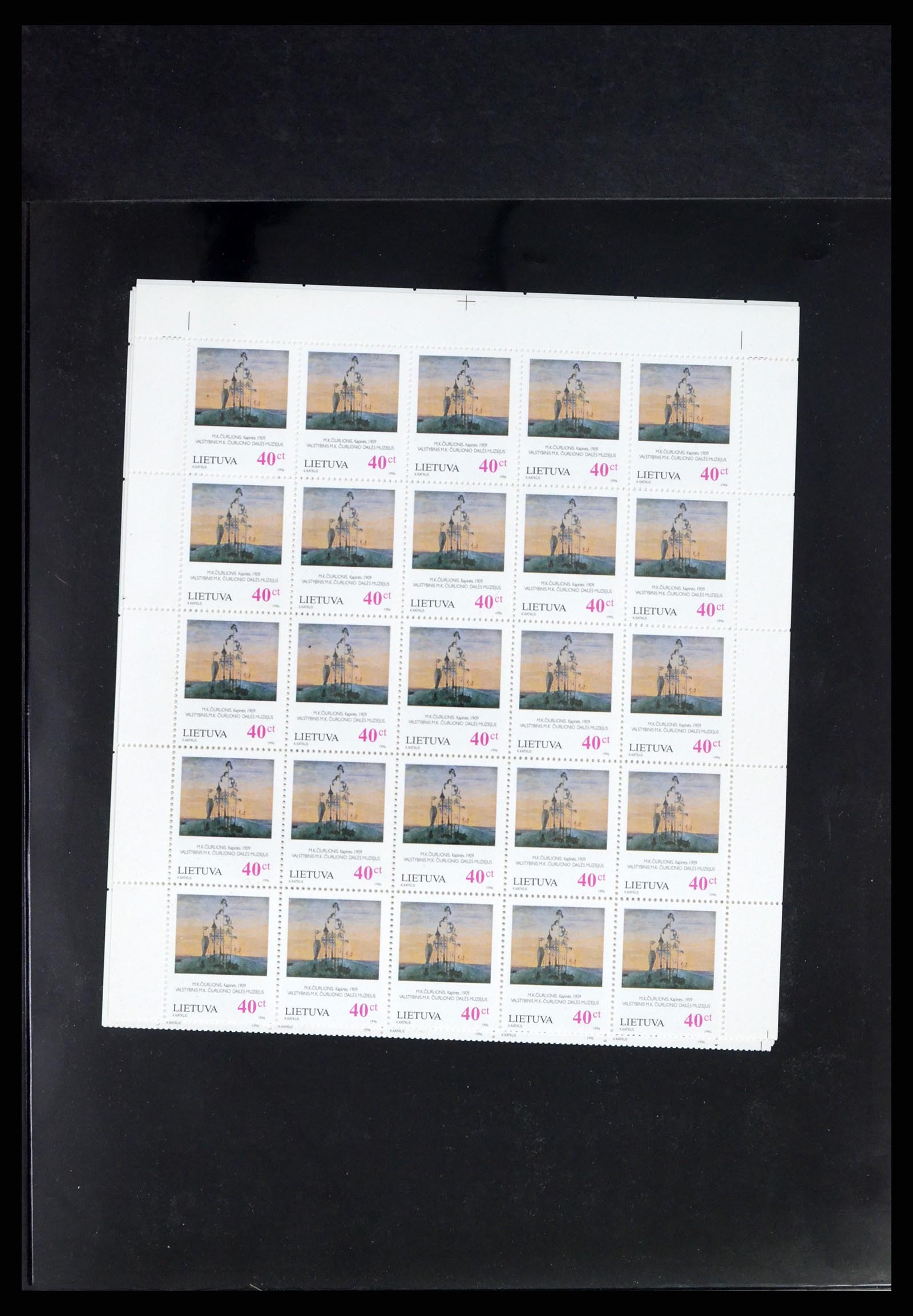 37312 099 - Postzegelverzameling 37312 Letland en Litouwen 1990-2000.