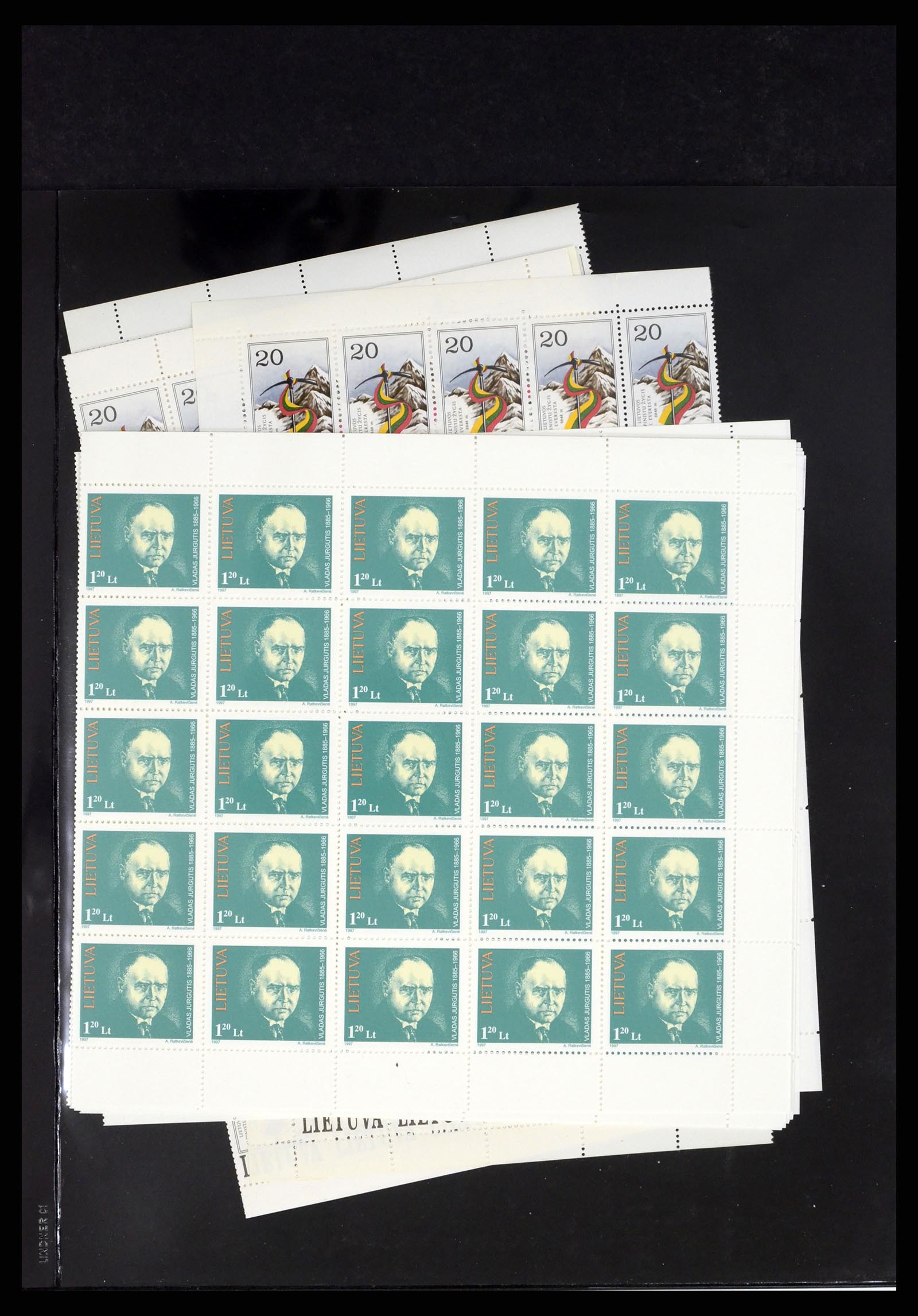 37312 179 - Postzegelverzameling 37312 Letland en Litouwen 1990-2000.