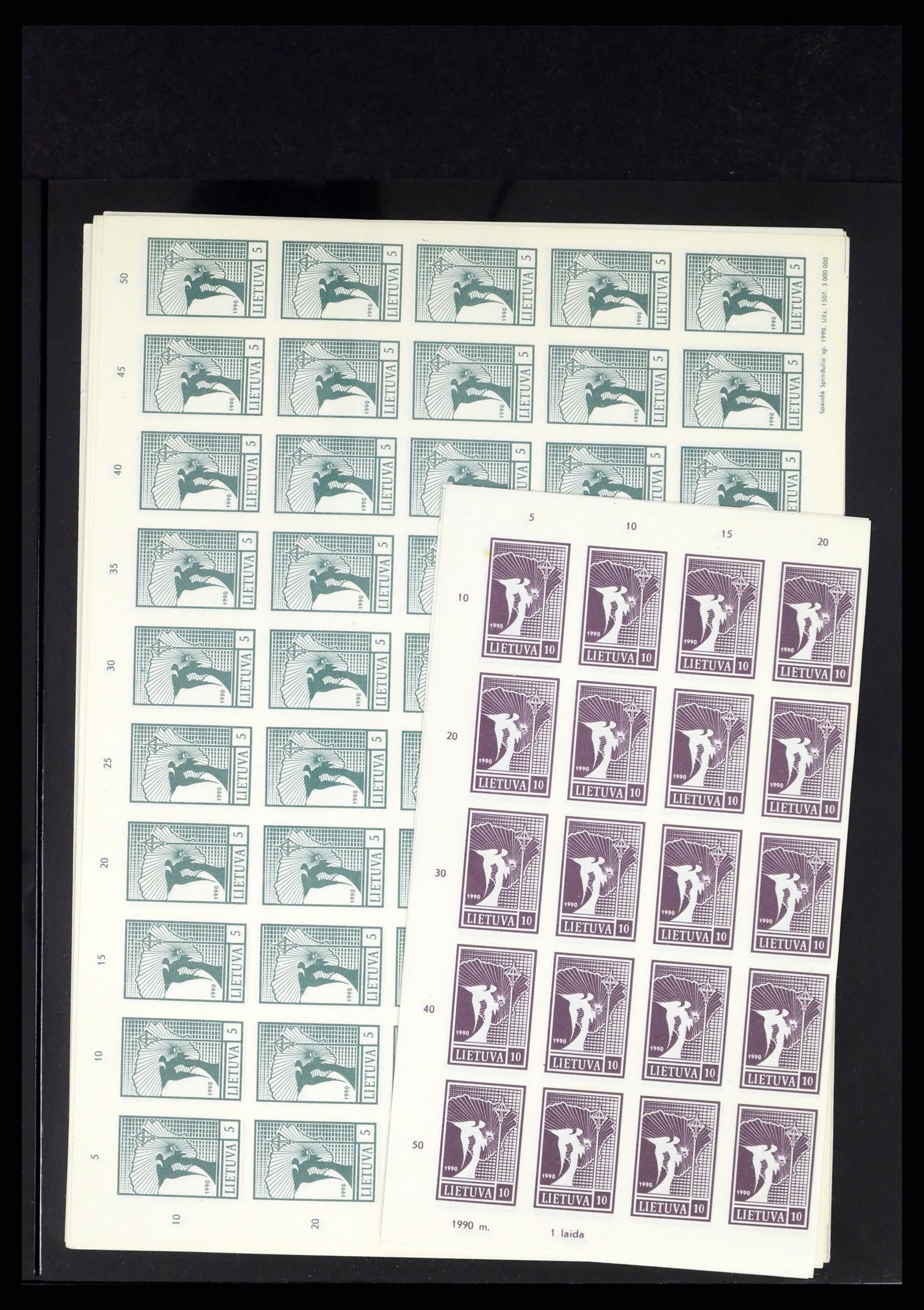 37312 183 - Postzegelverzameling 37312 Letland en Litouwen 1990-2000.