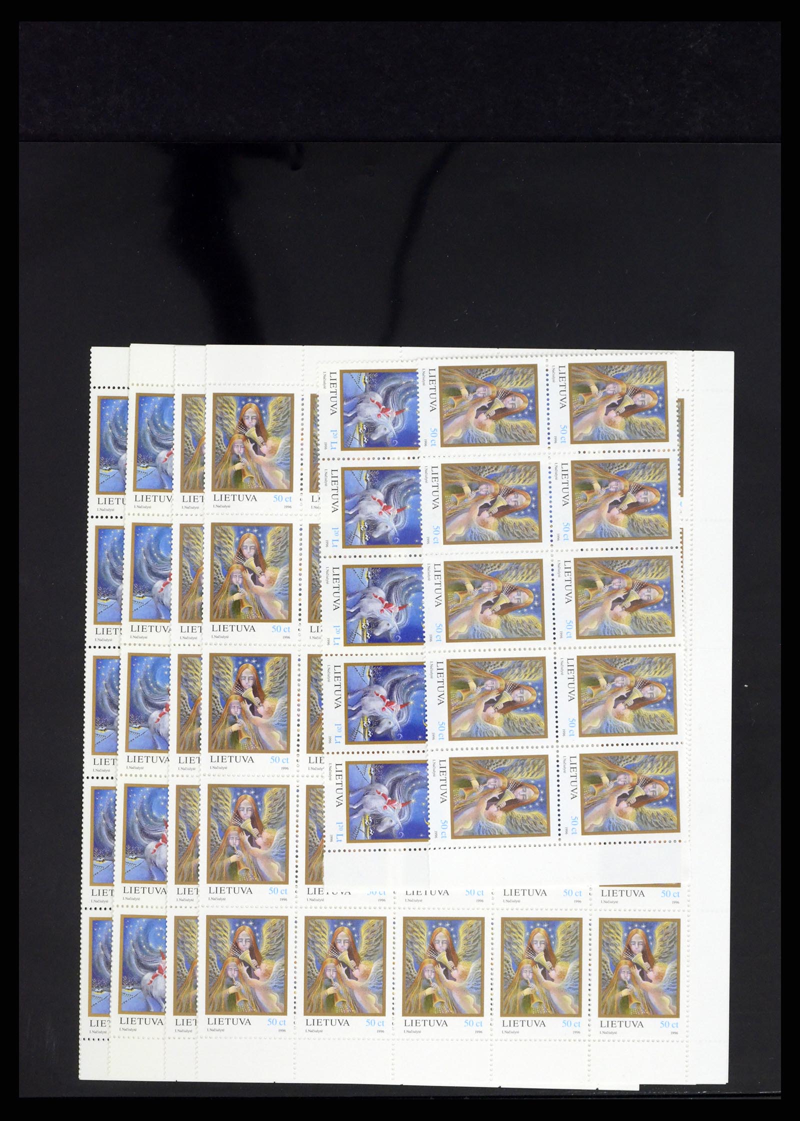 37312 184 - Postzegelverzameling 37312 Letland en Litouwen 1990-2000.