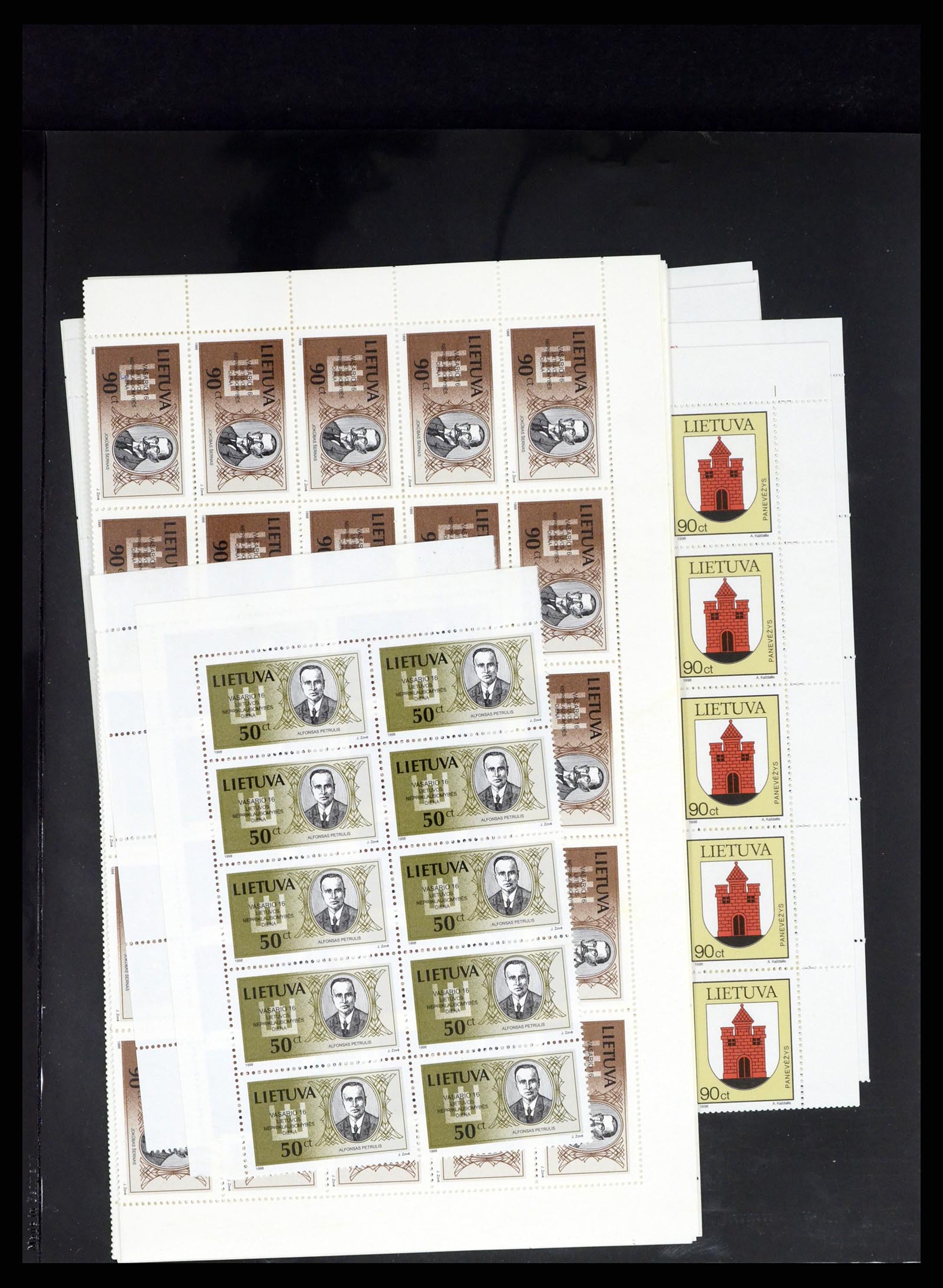 37312 191 - Postzegelverzameling 37312 Letland en Litouwen 1990-2000.