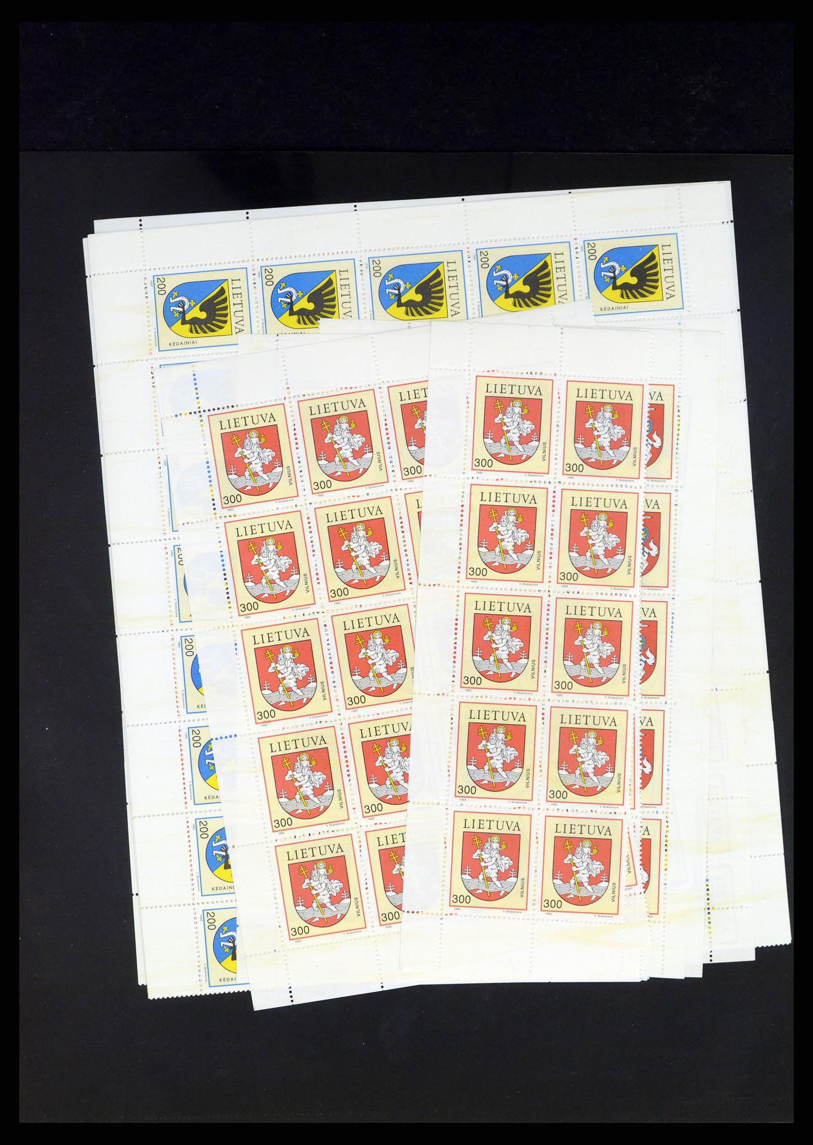 37312 194 - Postzegelverzameling 37312 Letland en Litouwen 1990-2000.