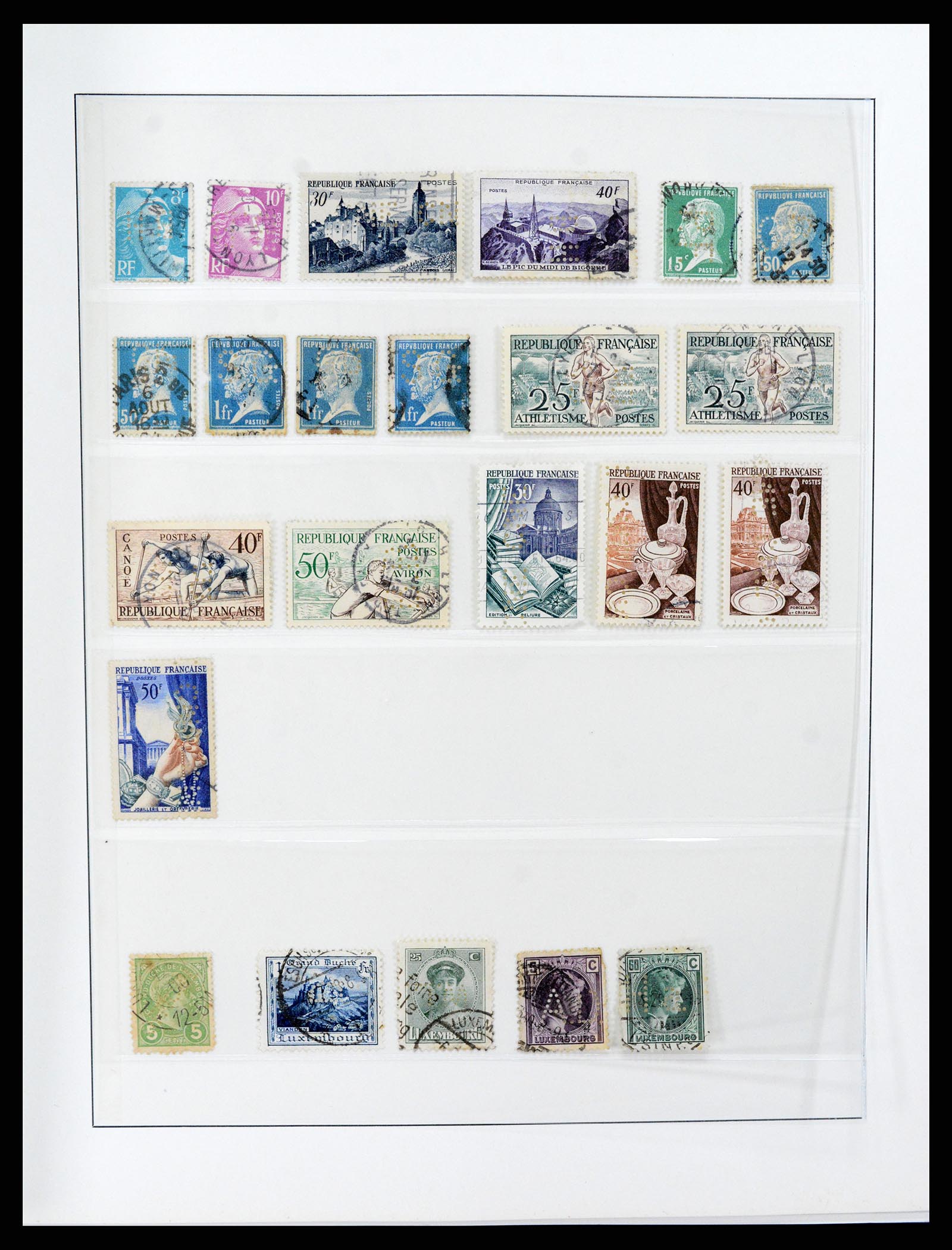37317 031 - Postzegelverzameling 37317 Wereld perfins 1880-1960.