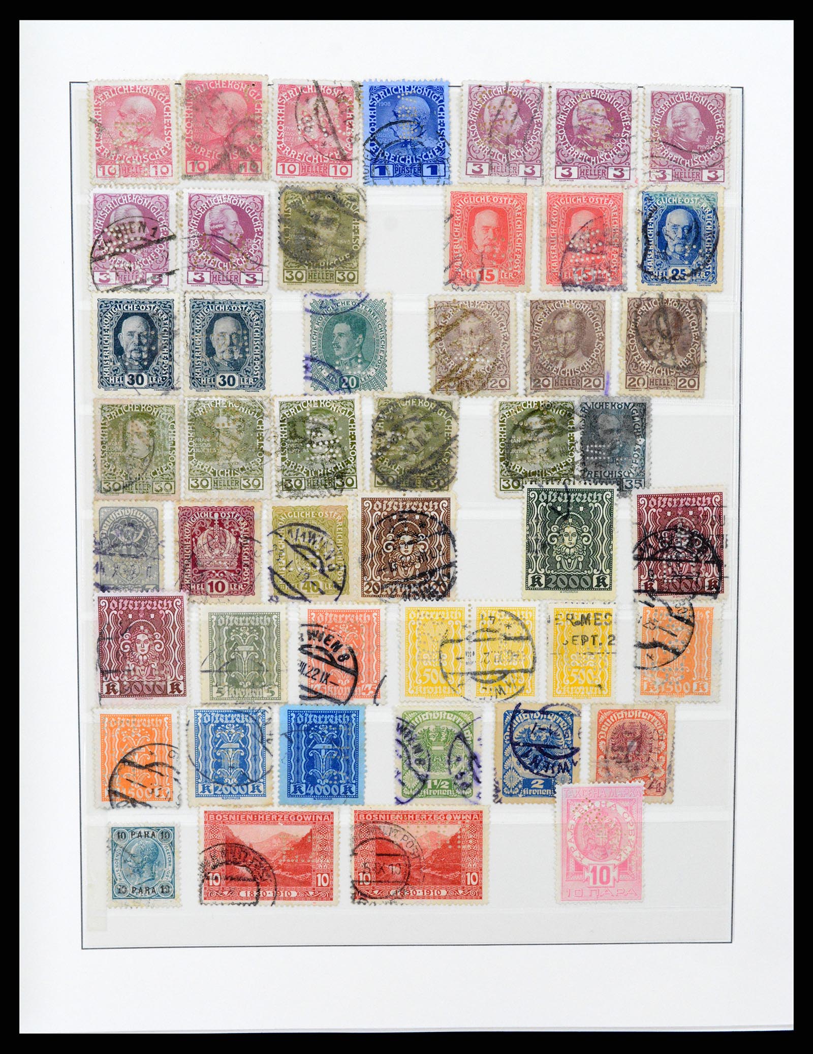 37317 044 - Postzegelverzameling 37317 Wereld perfins 1880-1960.