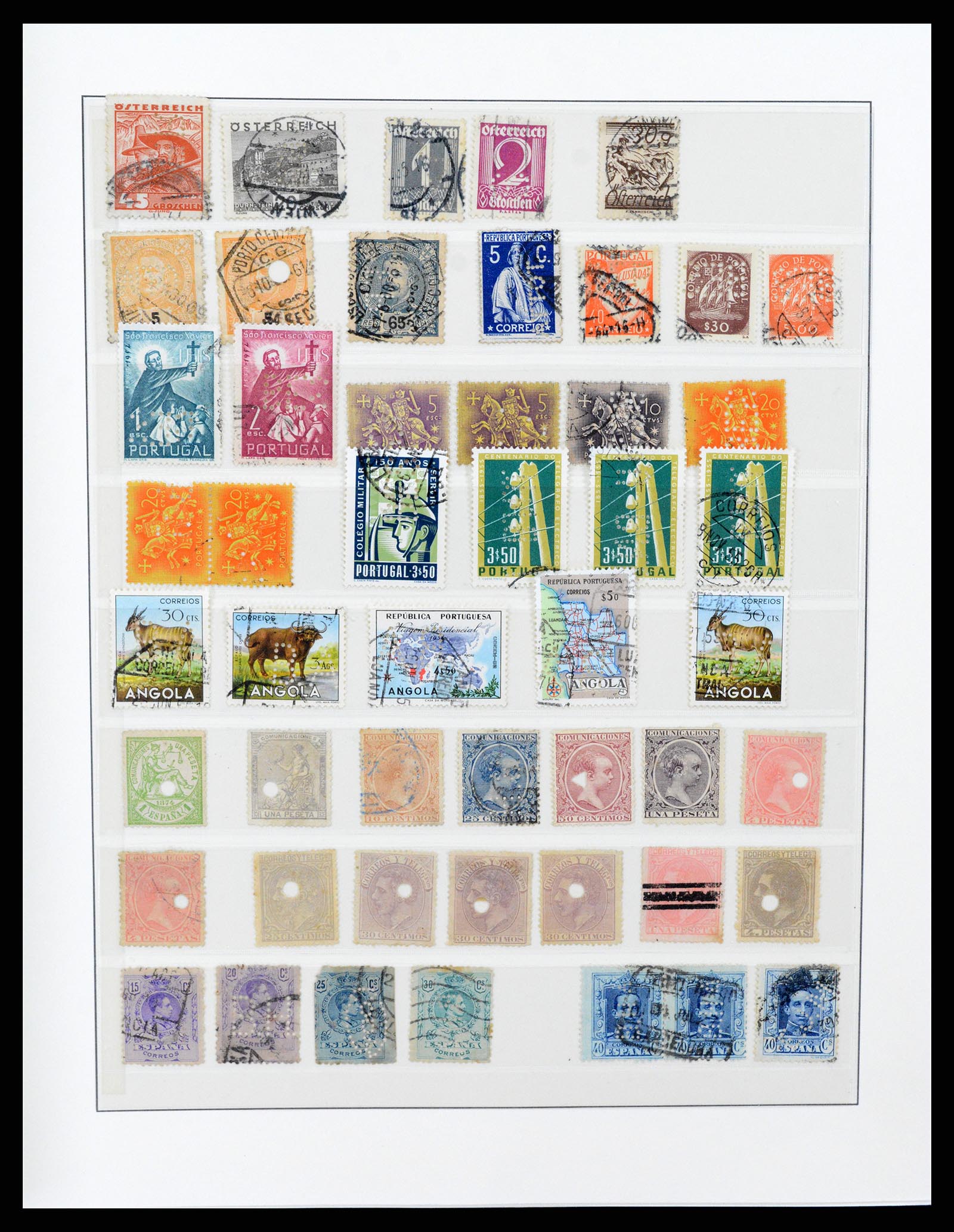 37317 045 - Postzegelverzameling 37317 Wereld perfins 1880-1960.