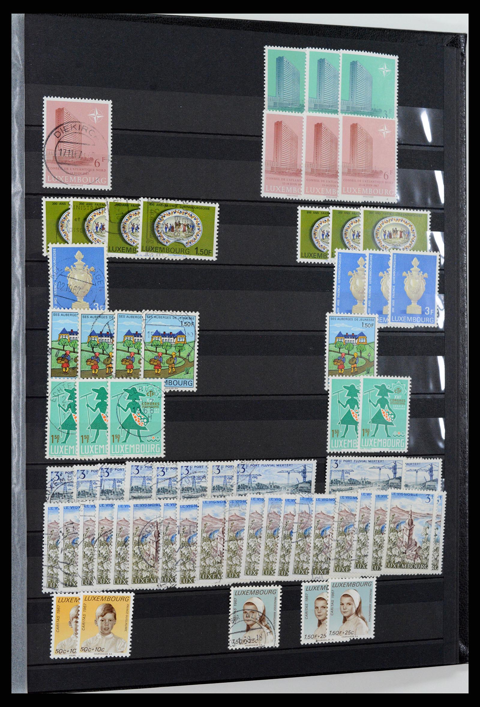 37329 055 - Postzegelverzameling 37329 Luxemburg 1852-1999.
