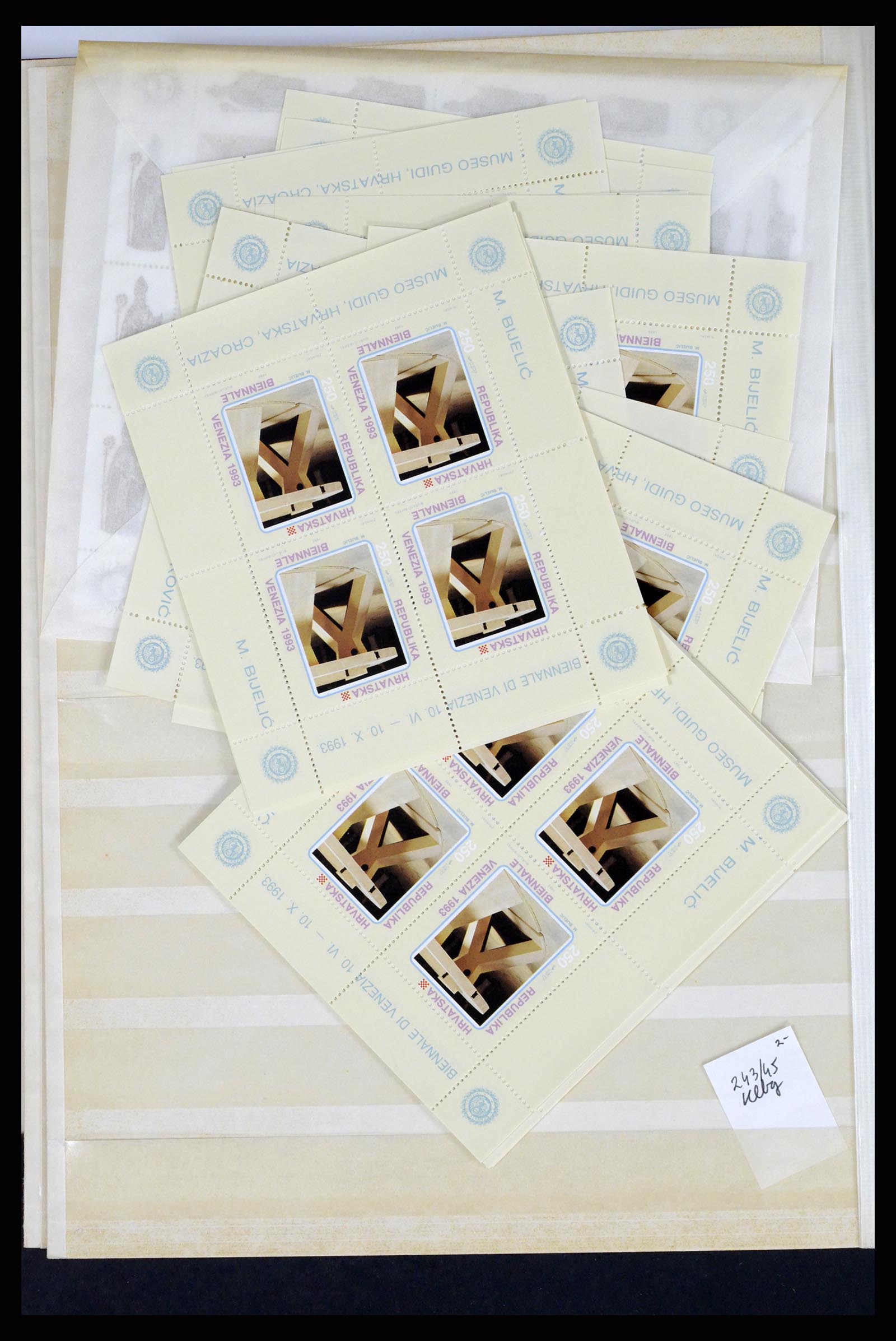 37351 014 - Postzegelverzameling 37351 Europese landen postfris 1990-2000.