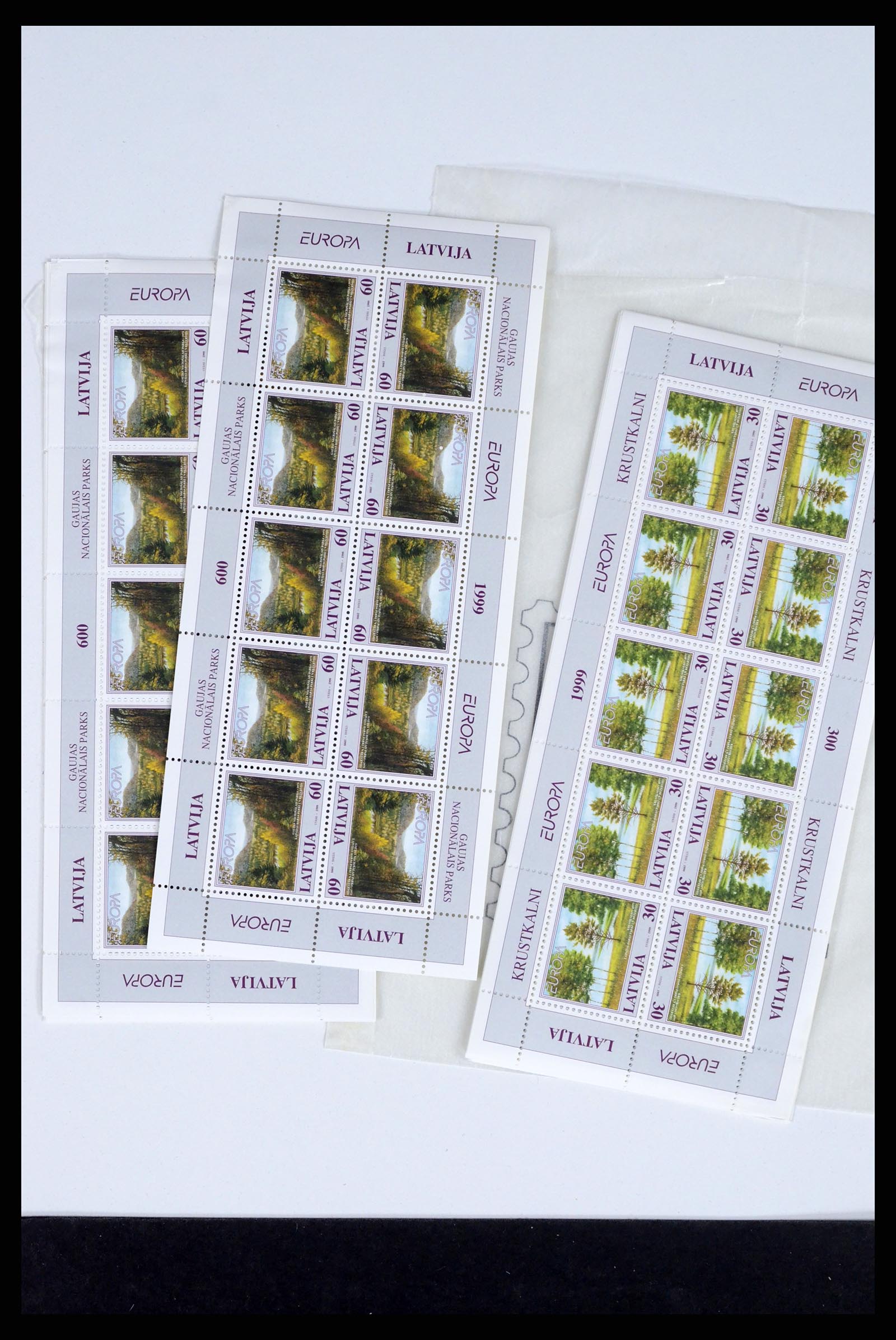 37351 423 - Stamp collection 37351 European countries MNH 1990-2000.