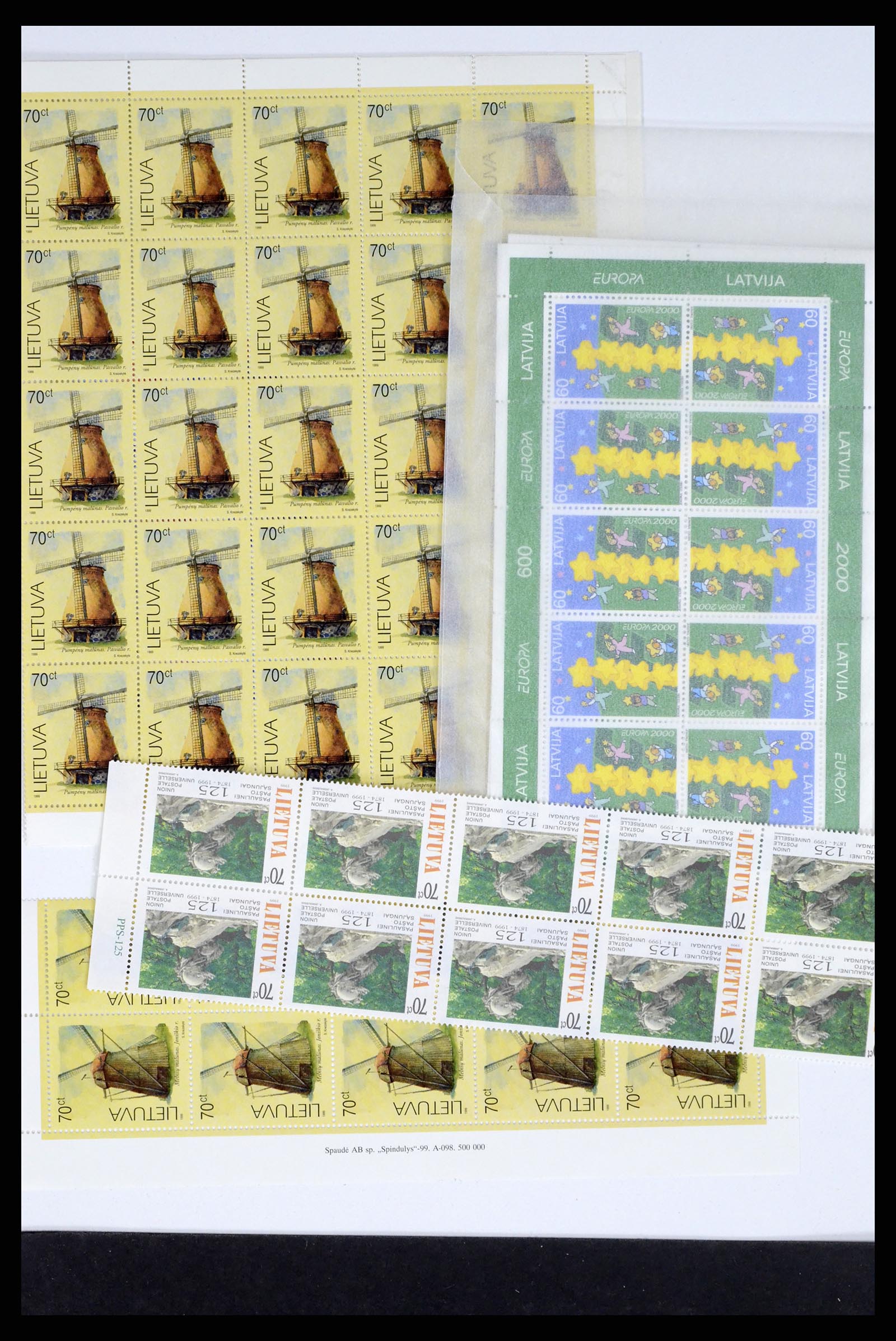 37351 424 - Stamp collection 37351 European countries MNH 1990-2000.
