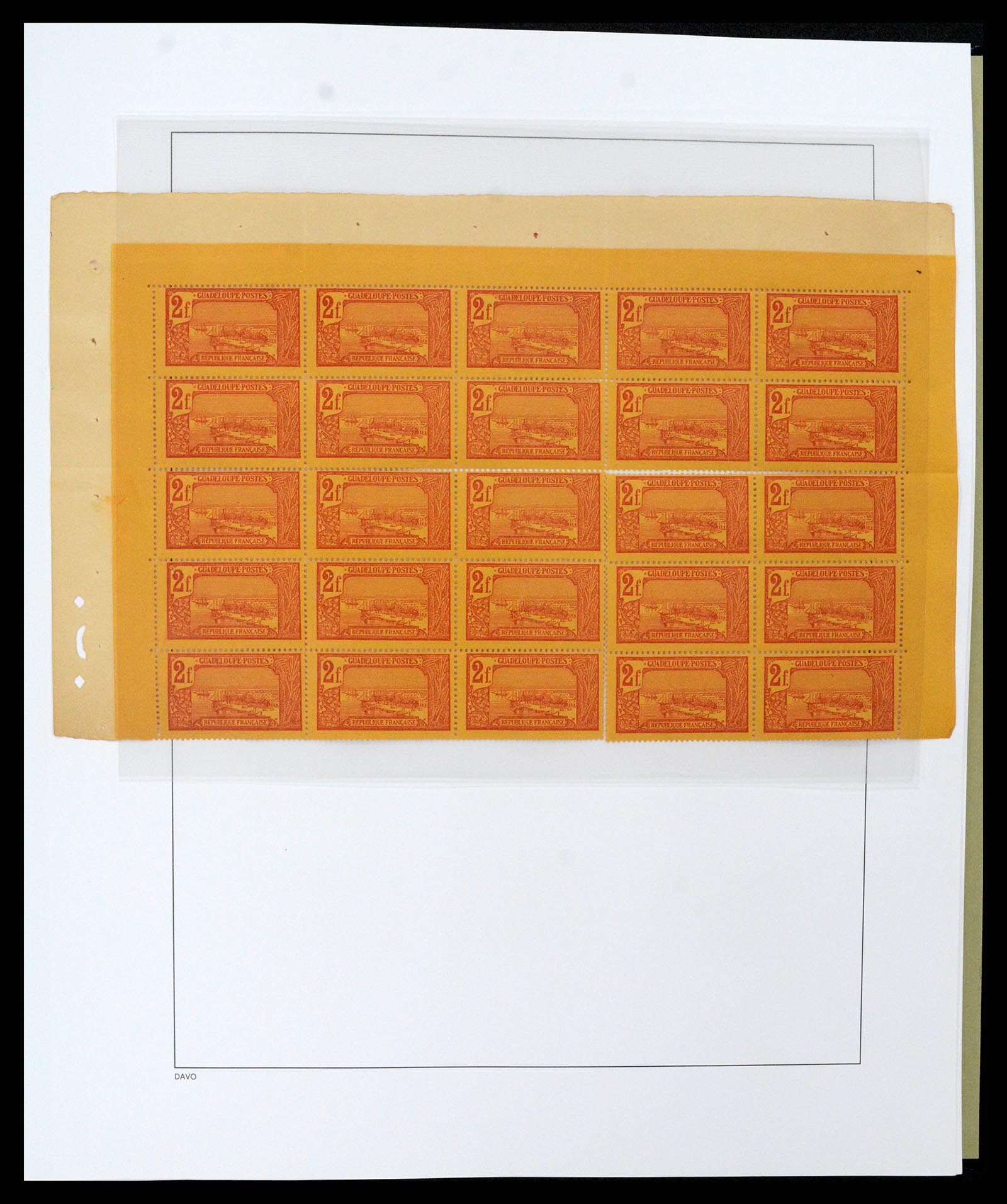 37480 054 - Postzegelverzameling 37480 Guadeloupe supercollectie 1823-1947.