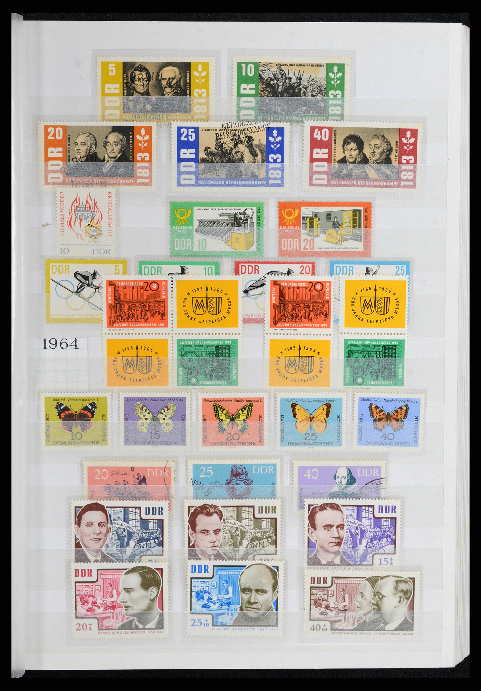 37501 025 - Stamp collection 37501 GDR 1949-1990.