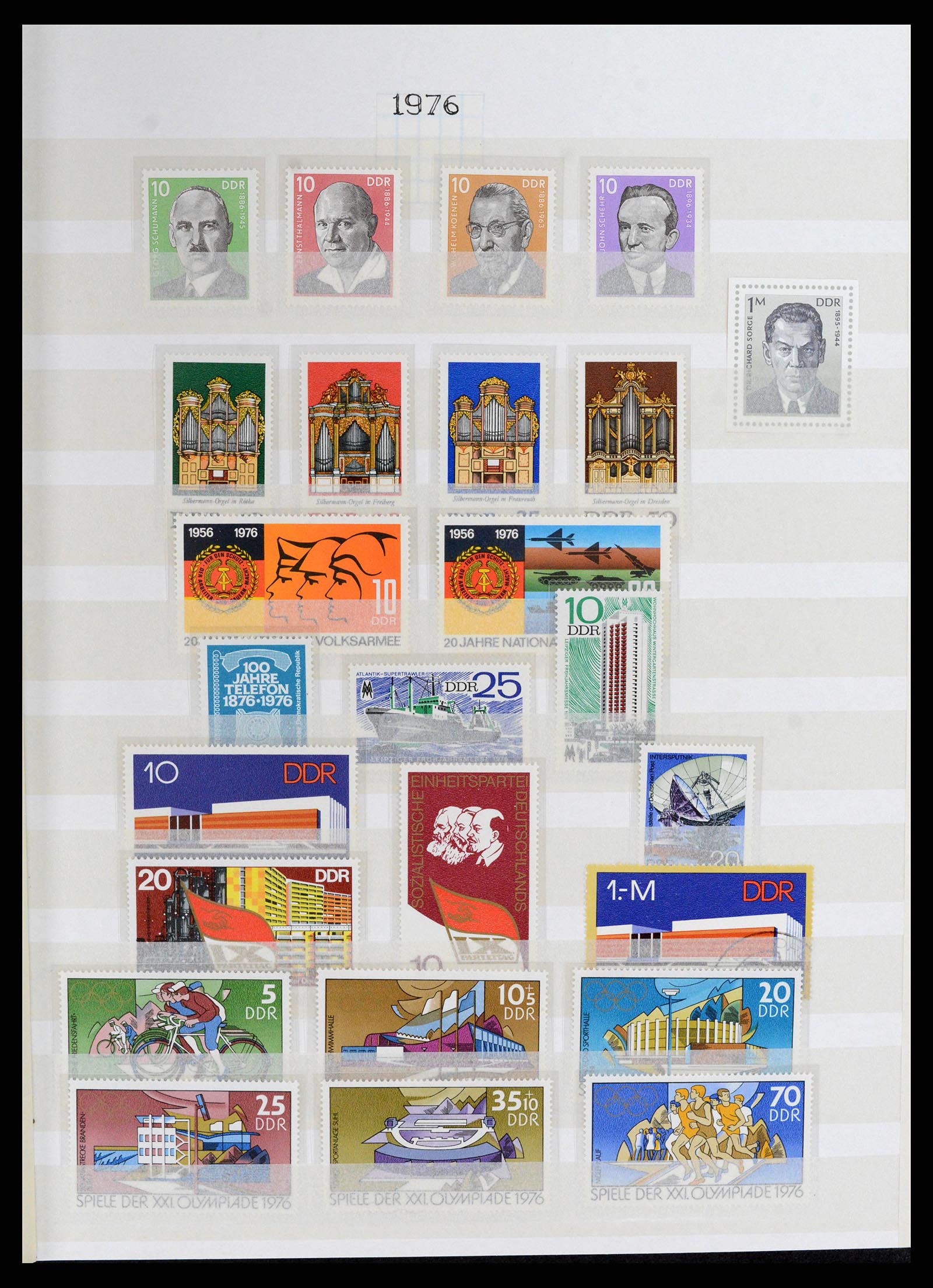 37501 063 - Stamp collection 37501 GDR 1949-1990.