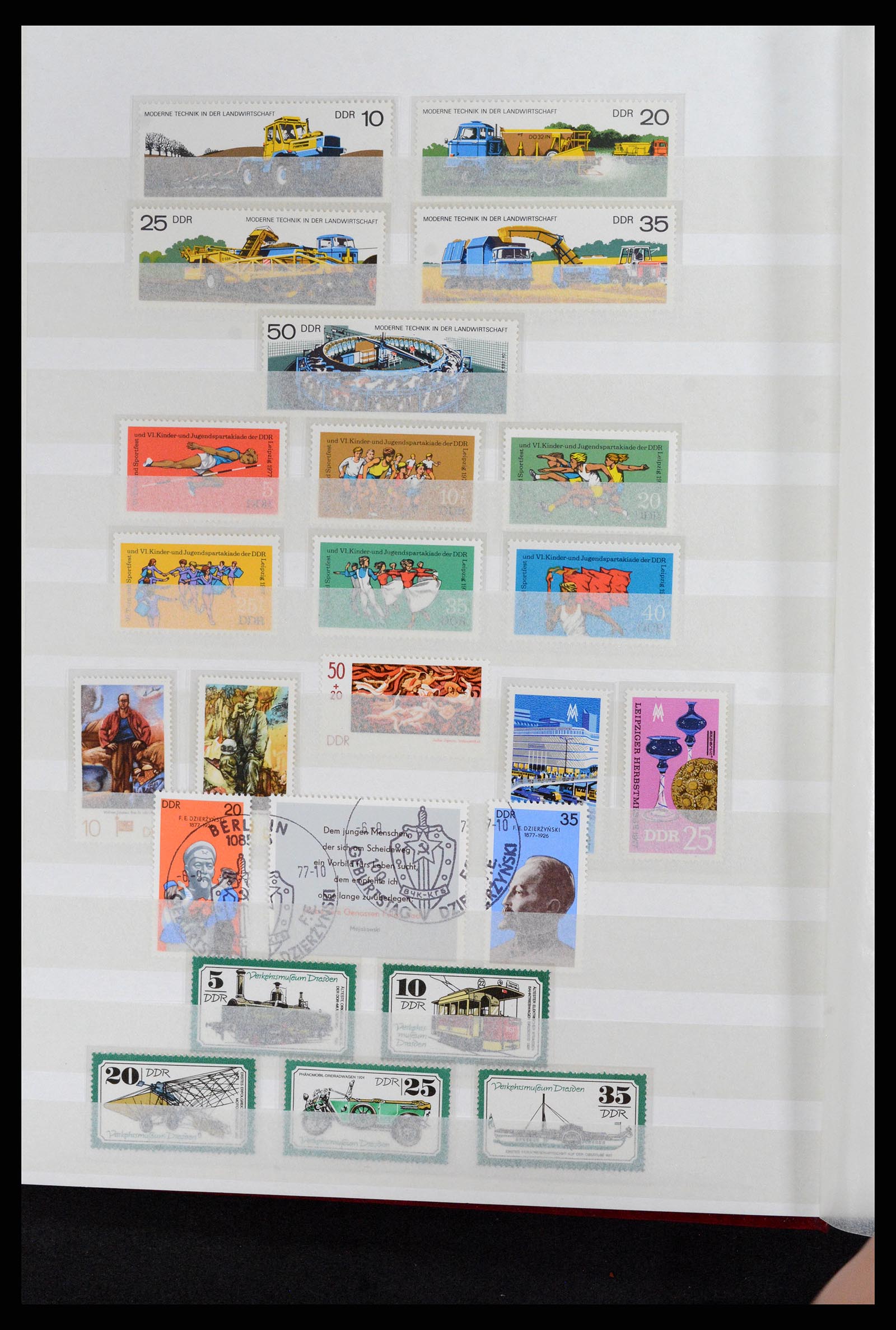 37501 068 - Postzegelverzameling 37501 DDR 1949-1990.