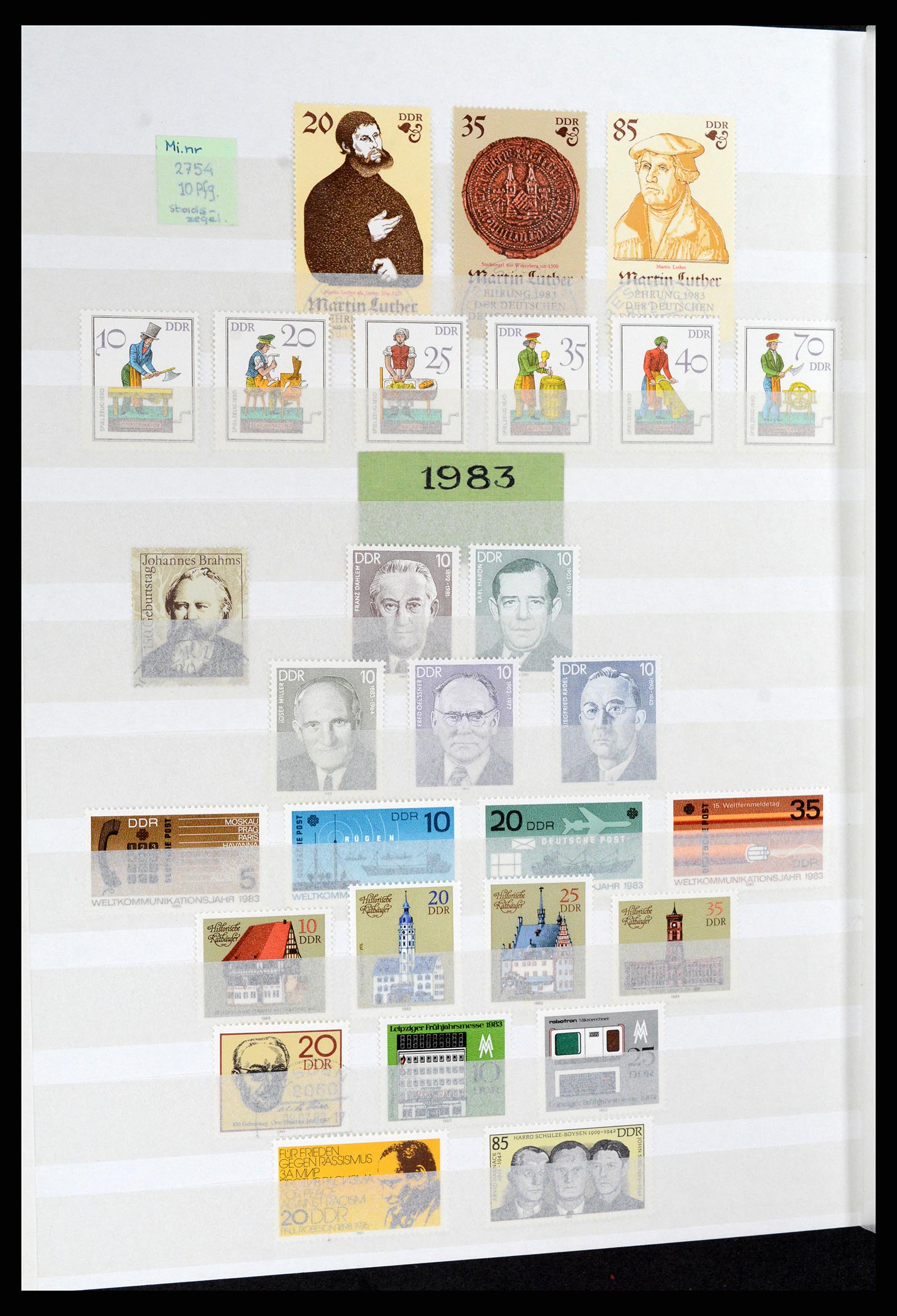 37501 092 - Postzegelverzameling 37501 DDR 1949-1990.
