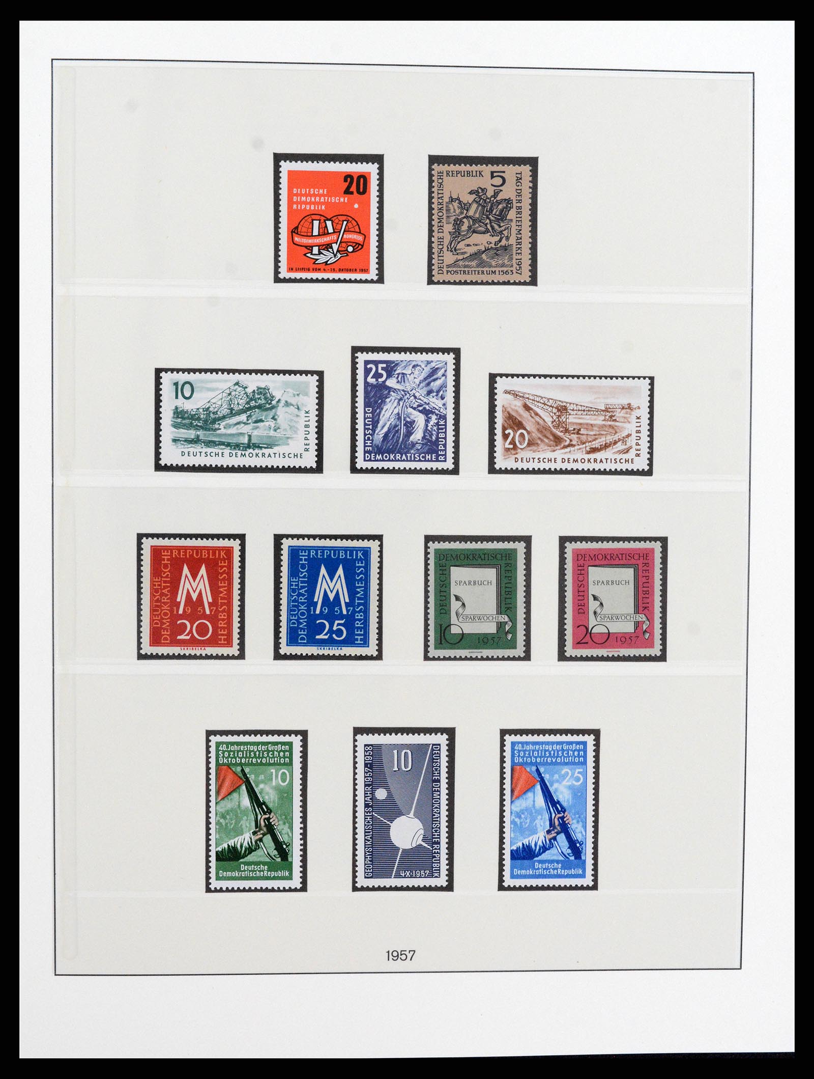 37507 028 - Postzegelverzameling 37507 D.D.R. 1949-1990.