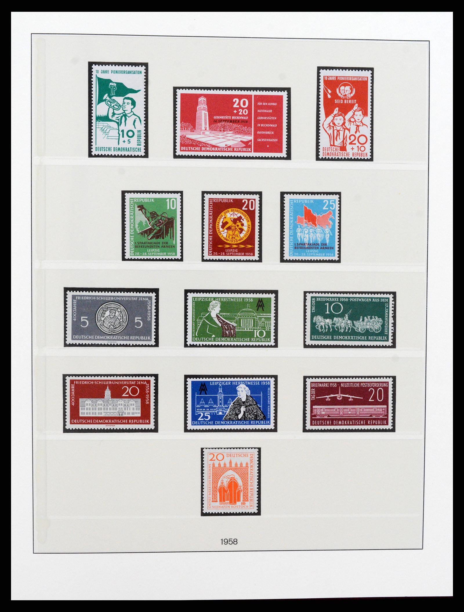 37507 033 - Postzegelverzameling 37507 D.D.R. 1949-1990.