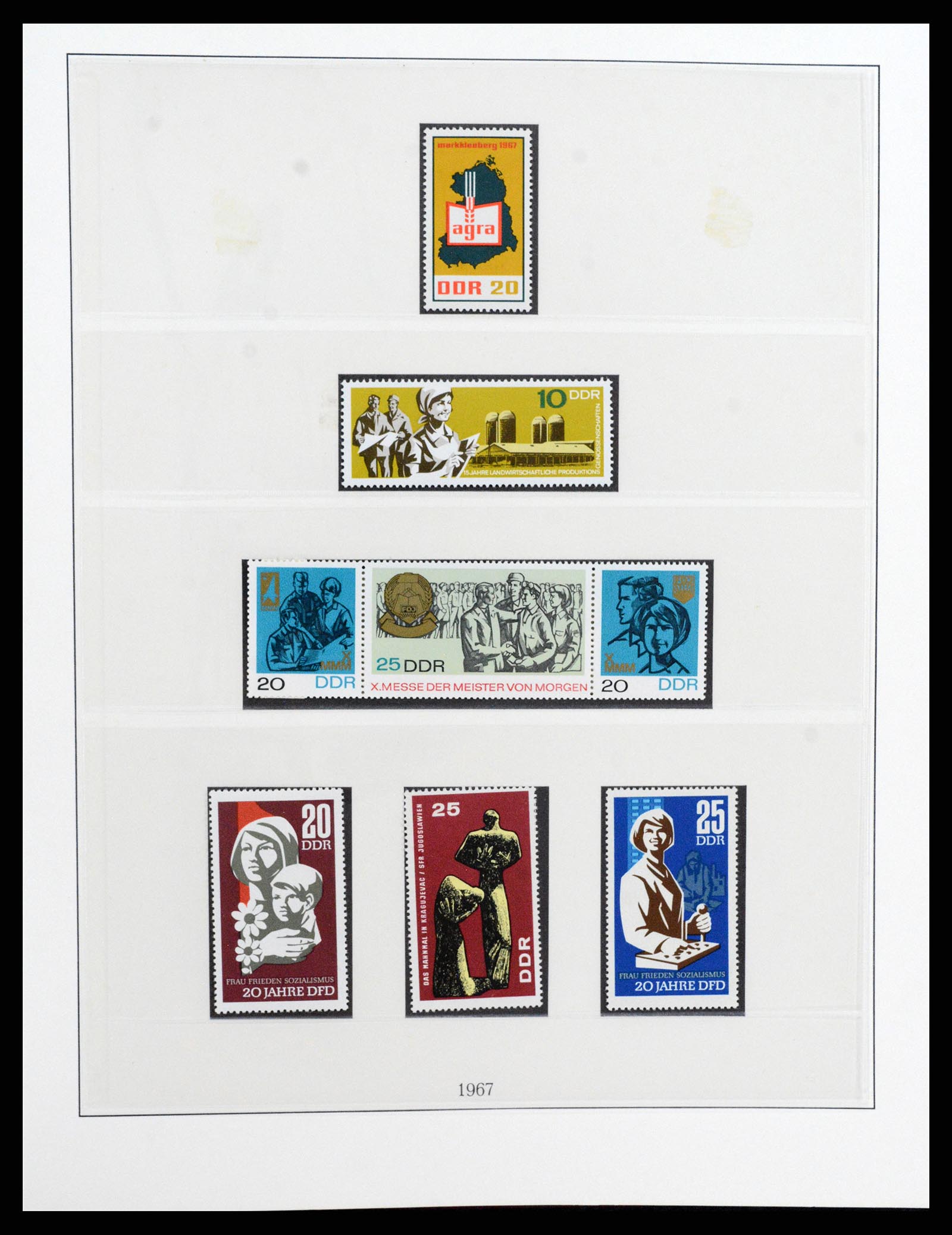 37507 093 - Postzegelverzameling 37507 D.D.R. 1949-1990.