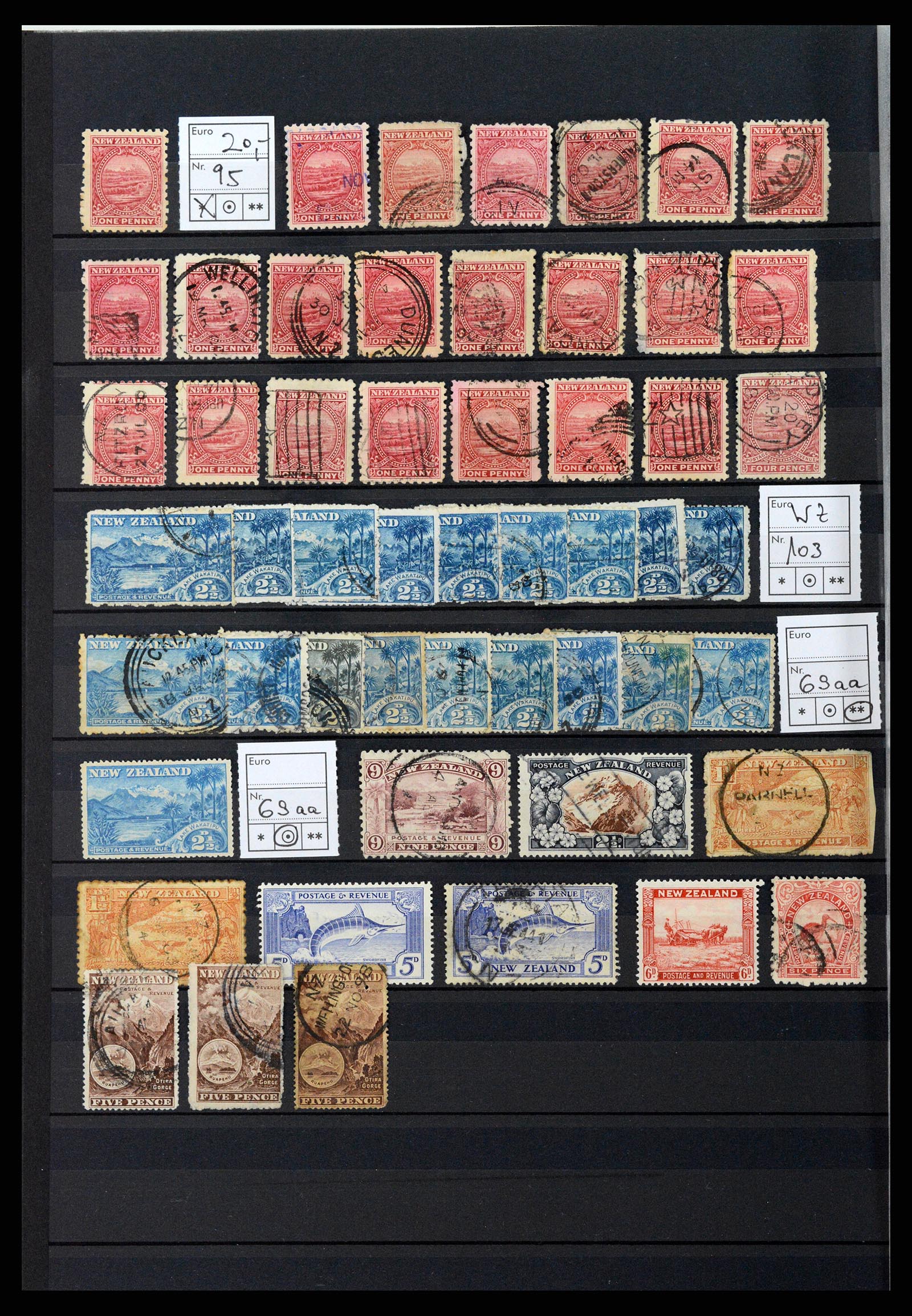 37597 100 - Stamp collection 37597 New Zealand 1970-2012.