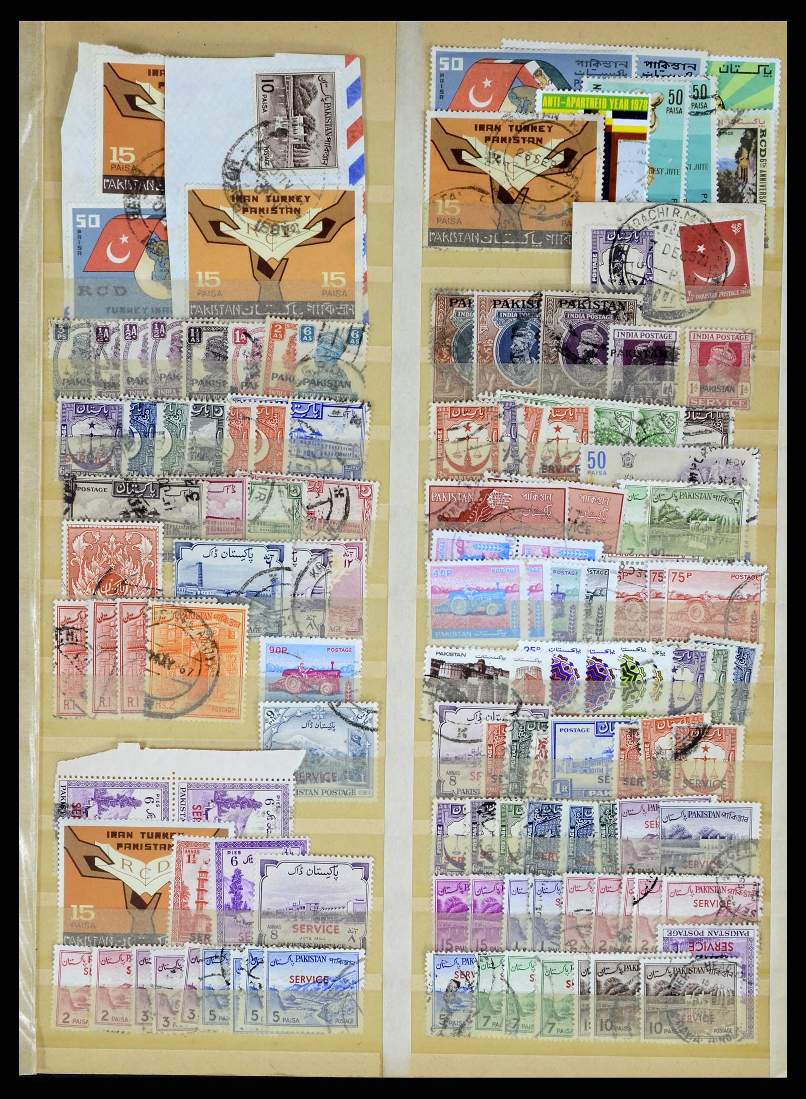 37619 328 - Stamp collection 37619 Pakistan/Bangladesh 1947-2000.