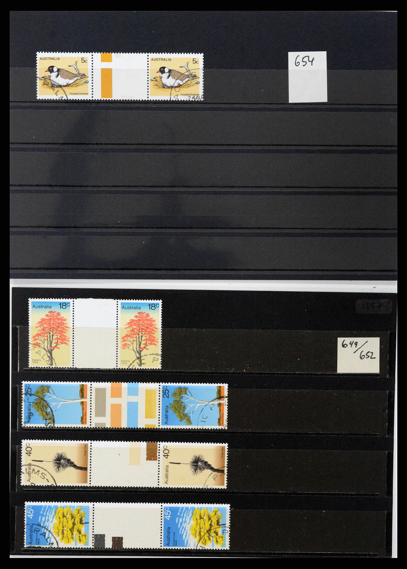 37670 0083 - Stamp collection 37670 Australia gutterpairs 1968-2006.