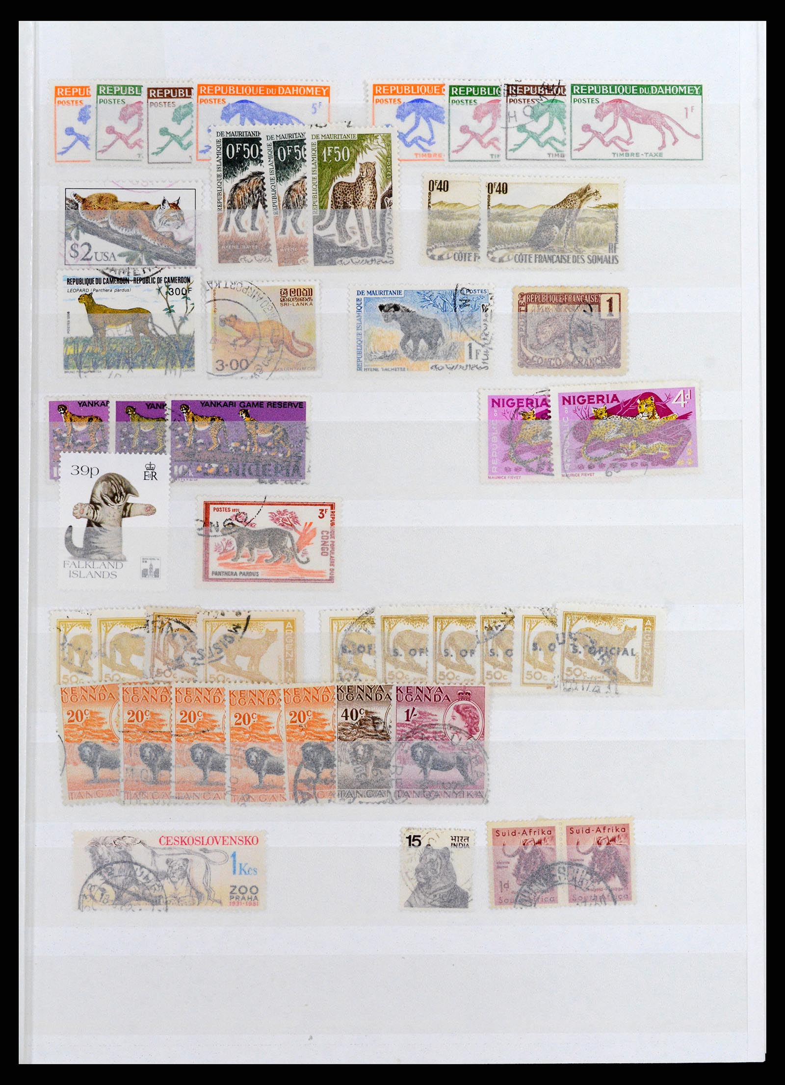 37671 031 - Stamp collection 37671 Thematics dogs 1950-2010.