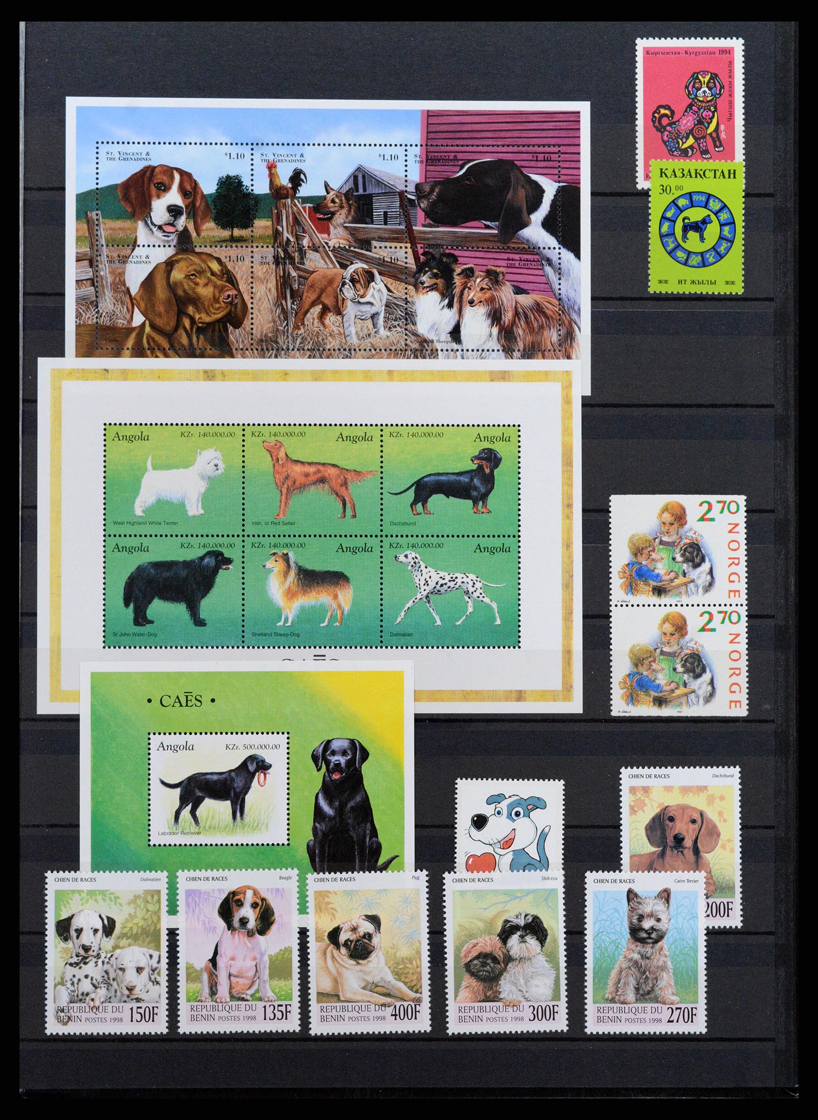 37671 099 - Stamp collection 37671 Thematics dogs 1950-2010.