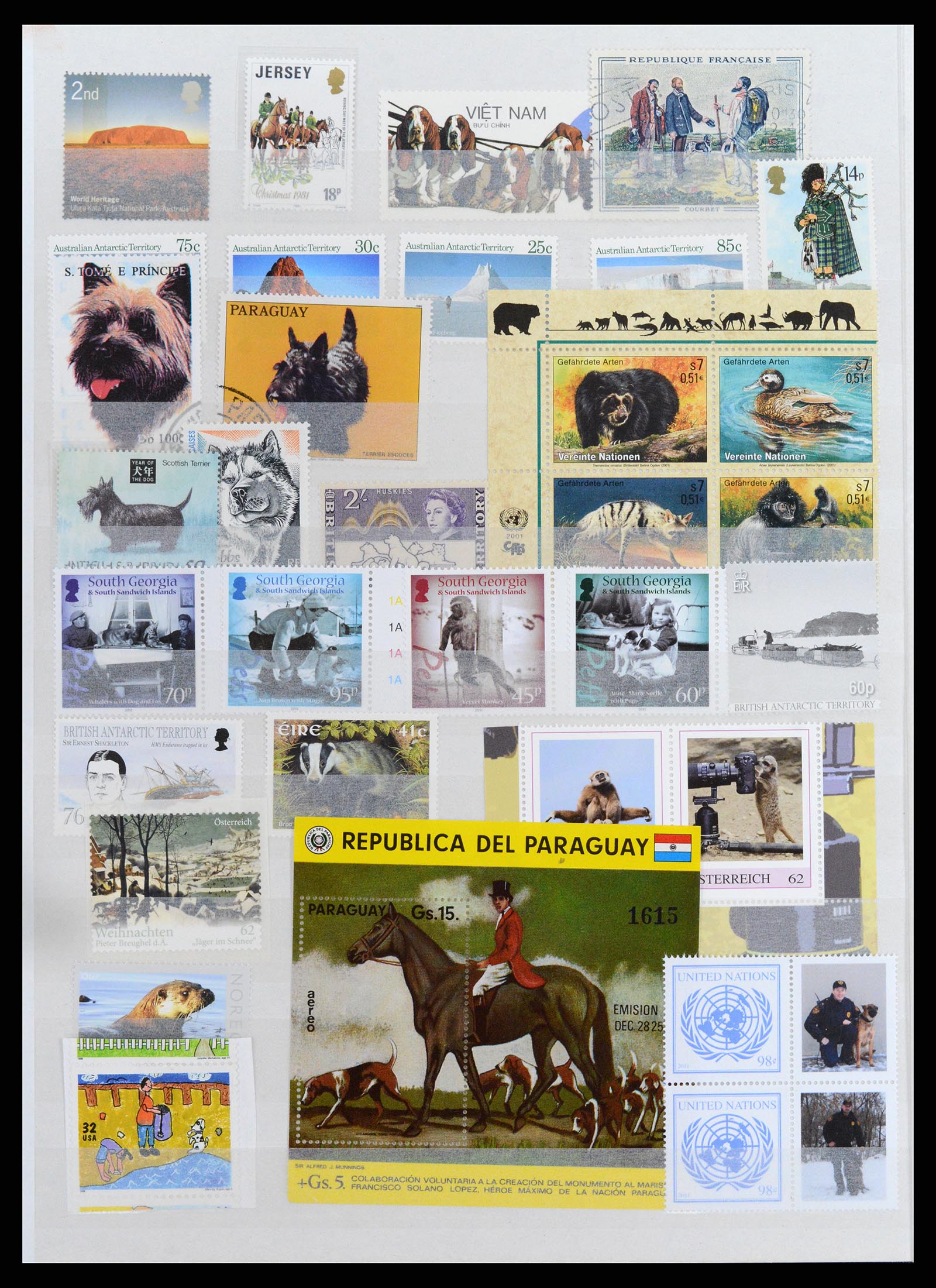 37671 108 - Postzegelverzameling 37671 Motief honden 1950-2010.
