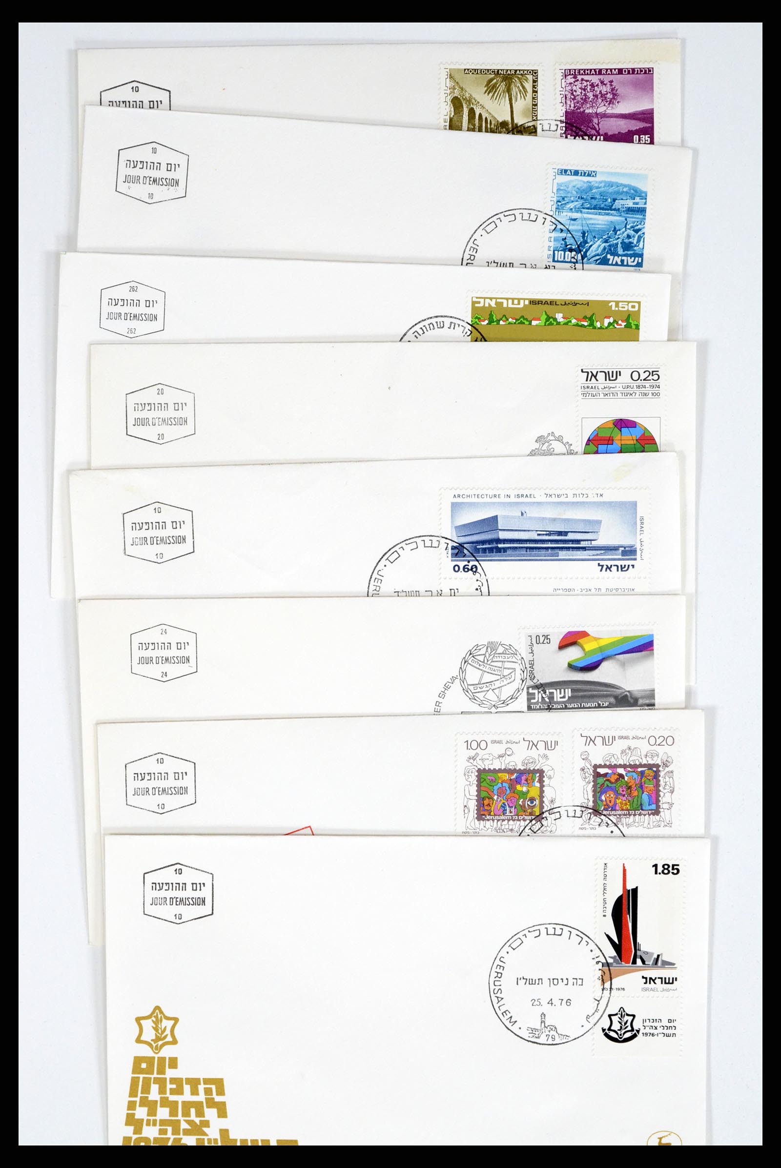 37711 053 - Postzegelverzameling 37711 Israël first day covers 1970-2000.
