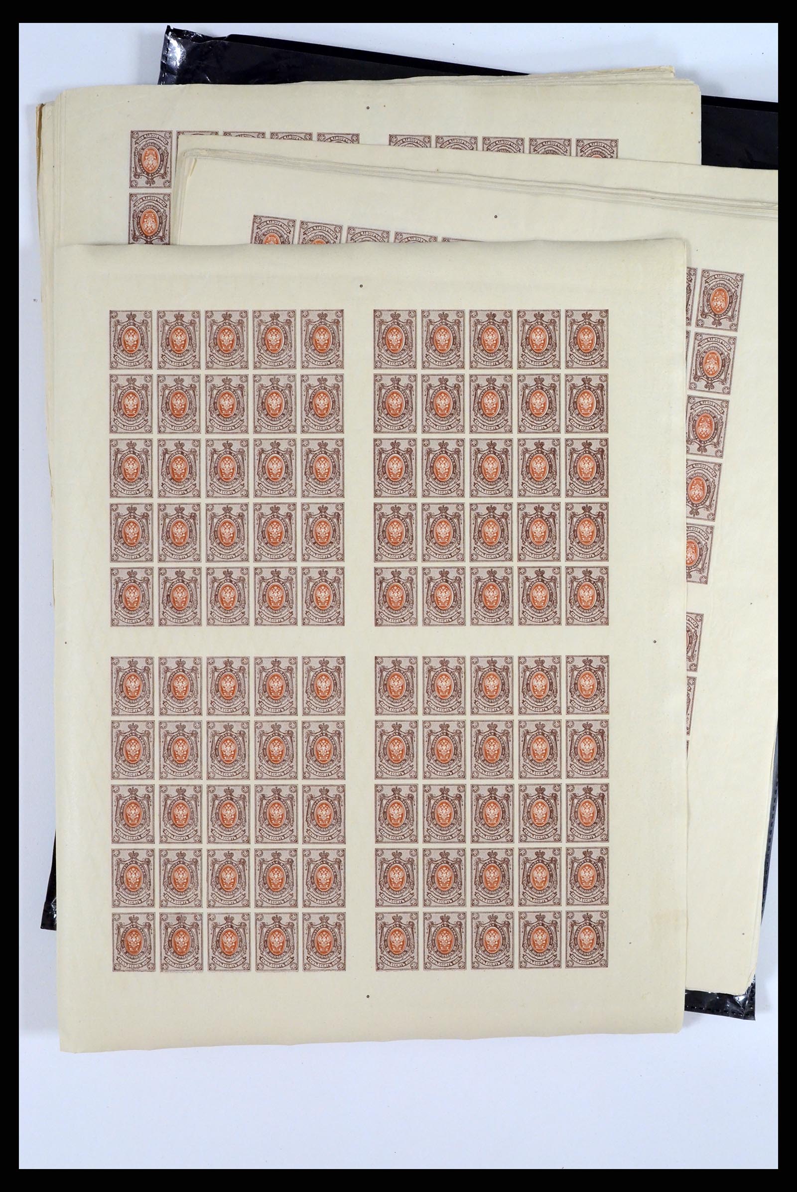 37750 0030 - Postzegelverzameling 37750 Rusland archiefvondst 1909-1917.