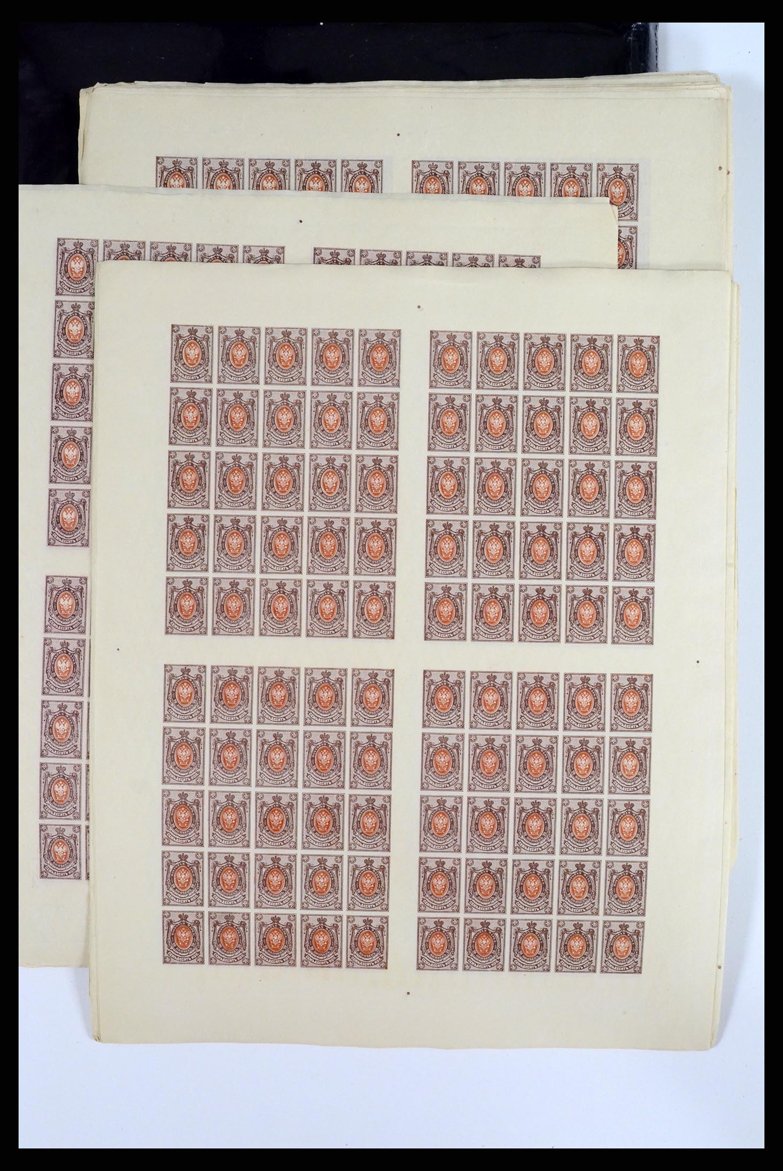 37750 0032 - Postzegelverzameling 37750 Rusland archiefvondst 1909-1917.