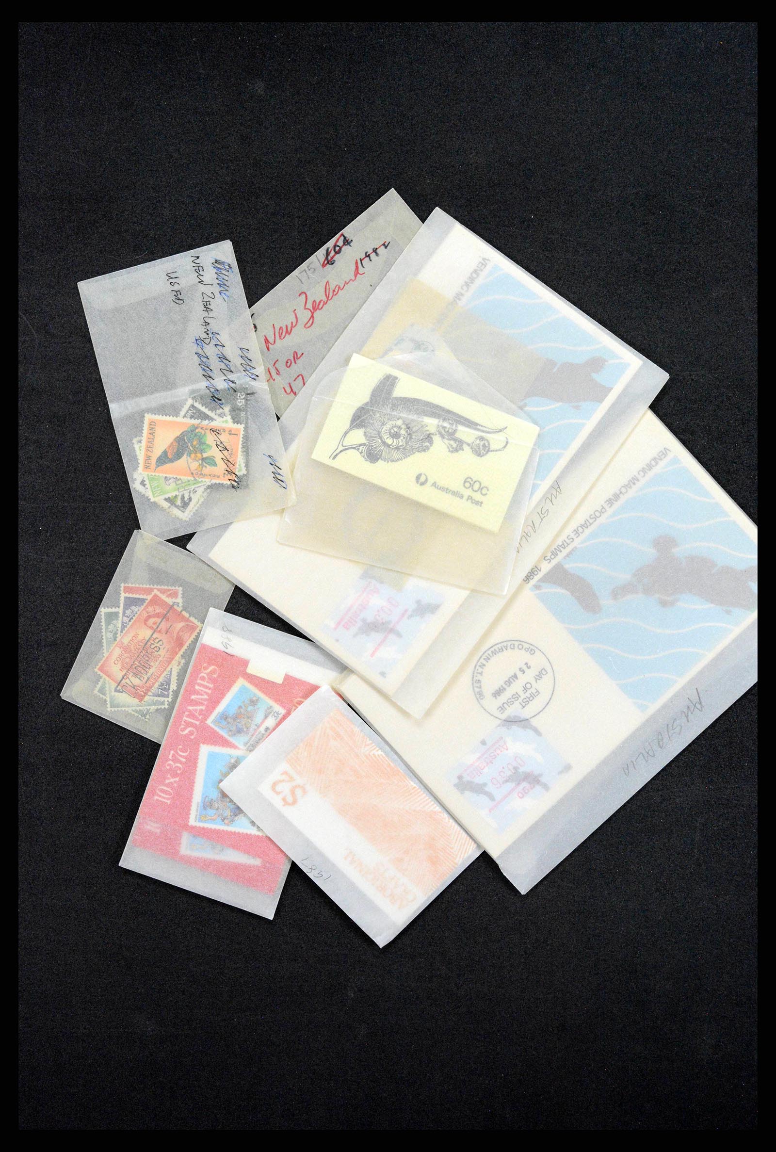 37774 0551 - Postzegelverzameling 37774 Australië en gebieden 1913-1998.