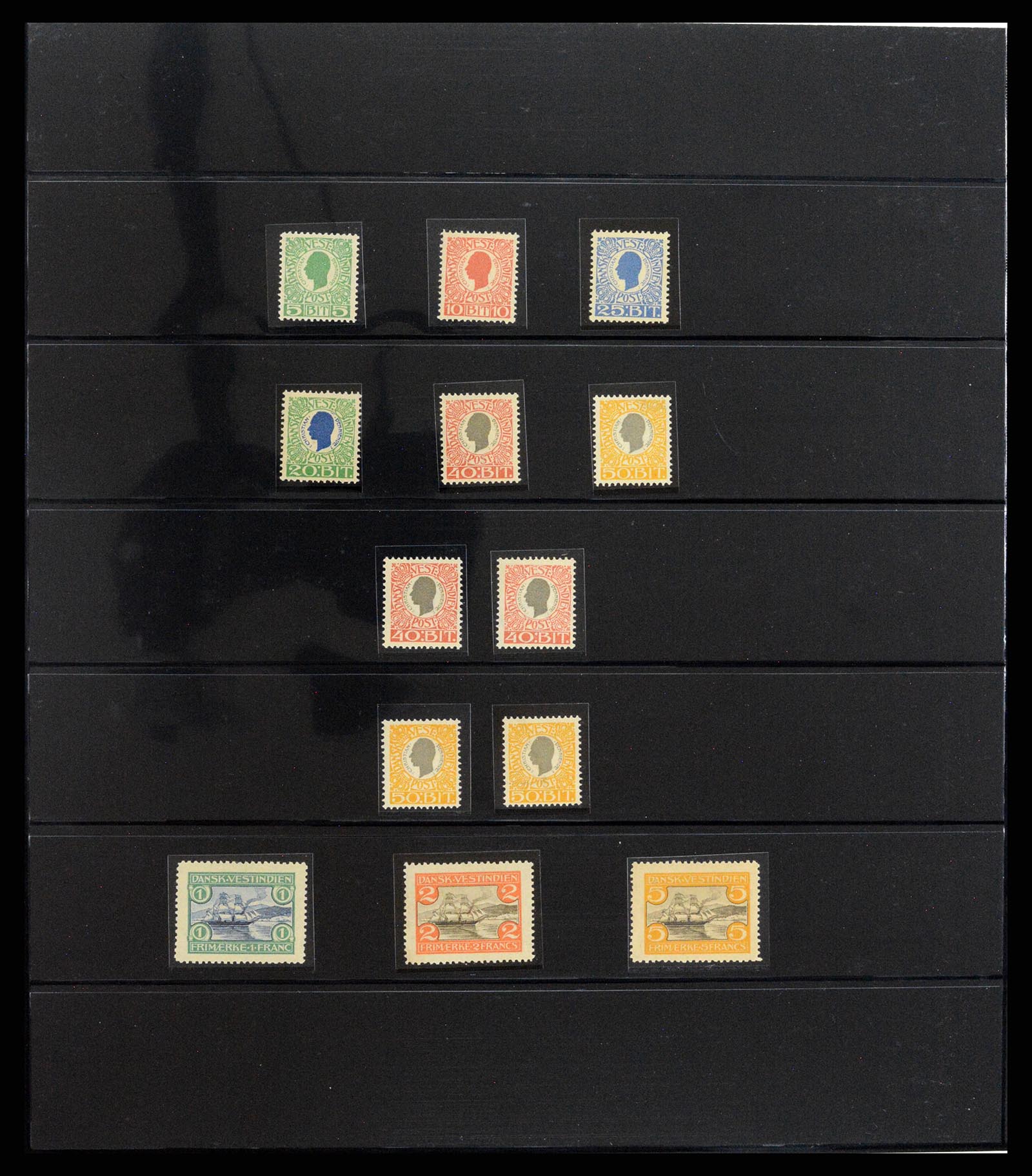 37783 008 - Postzegelverzameling 37783 Deens West Indië 1855-1917.