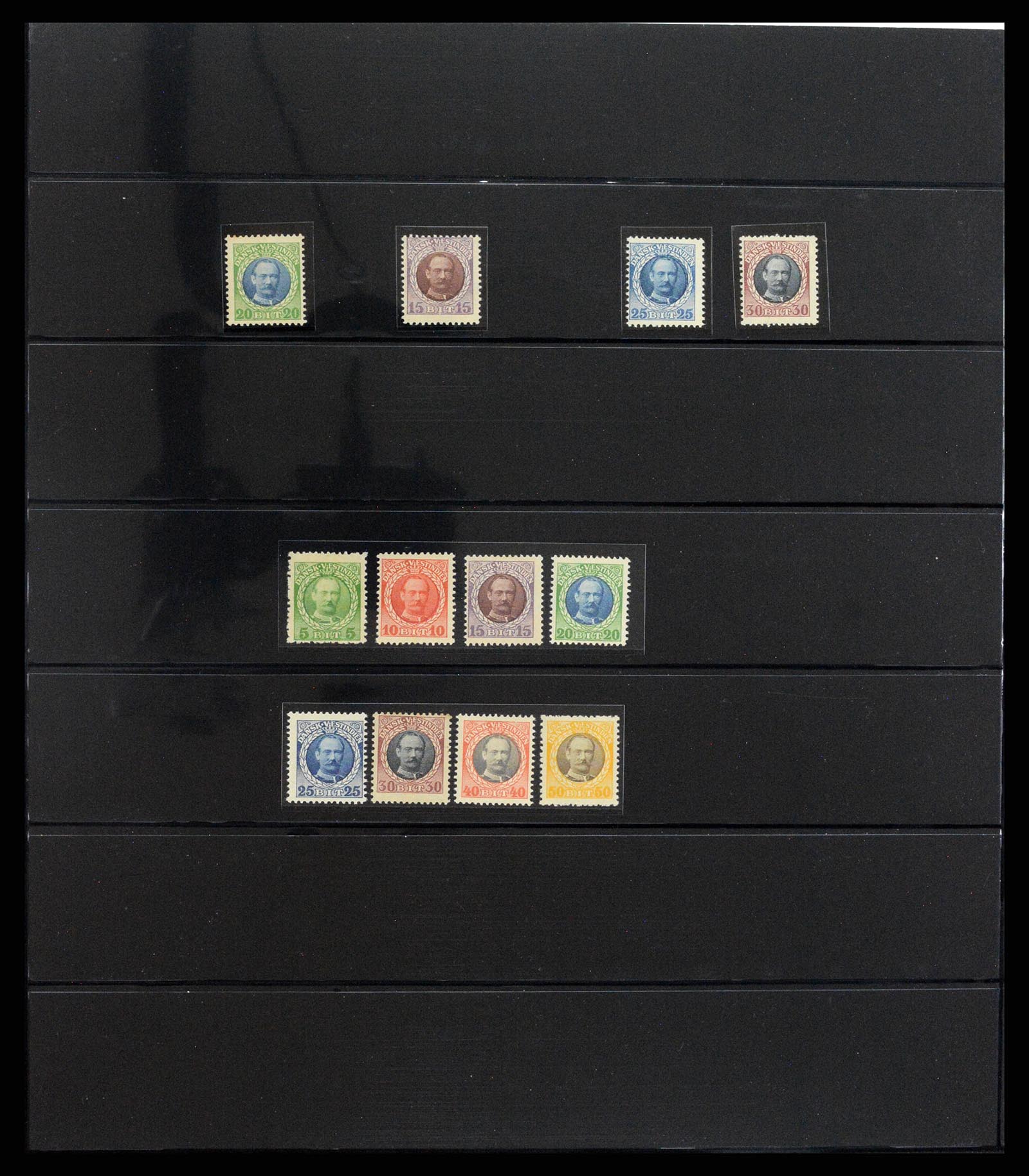 37783 010 - Postzegelverzameling 37783 Deens West Indië 1855-1917.