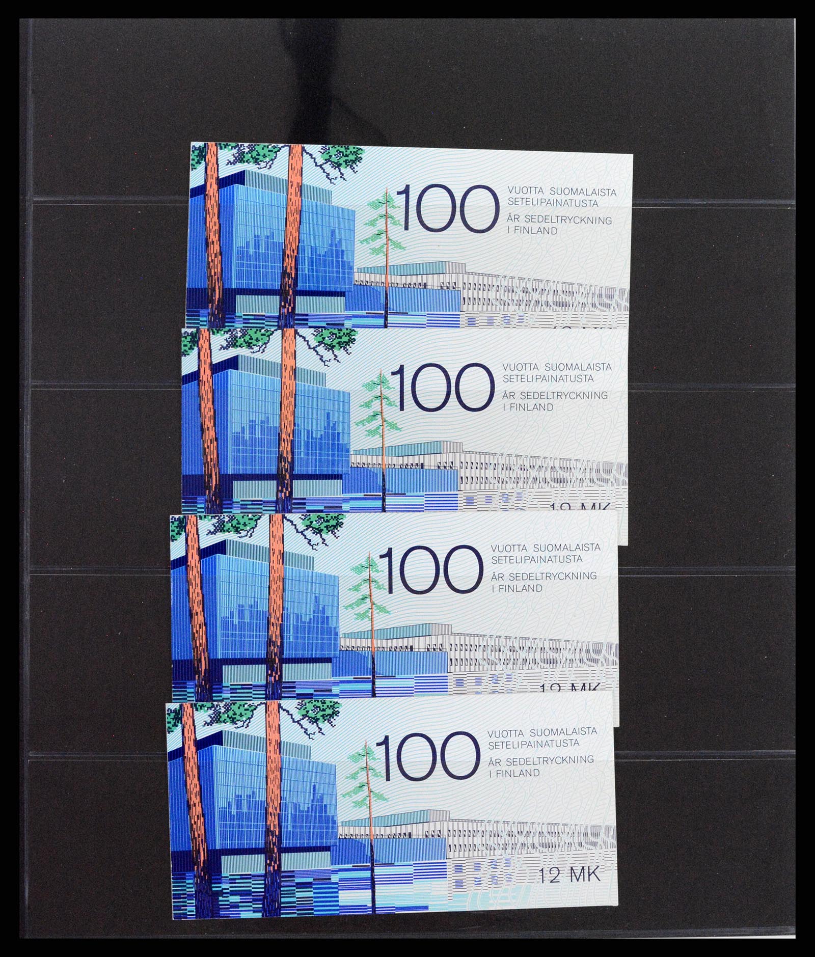 37798 020 - Postzegelverzameling 37798 Finland postzegelboekjes 1952-2005.