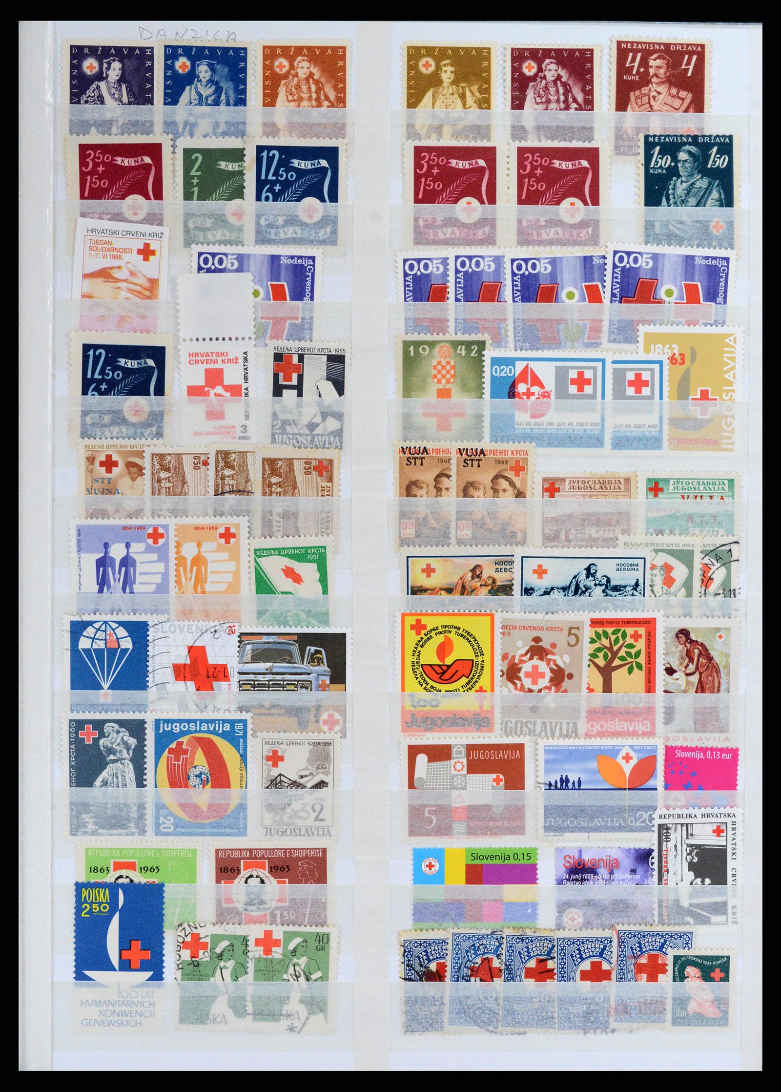 37885 006 - Stamp Collection 37885 Theme Red Cross 1906-2000.