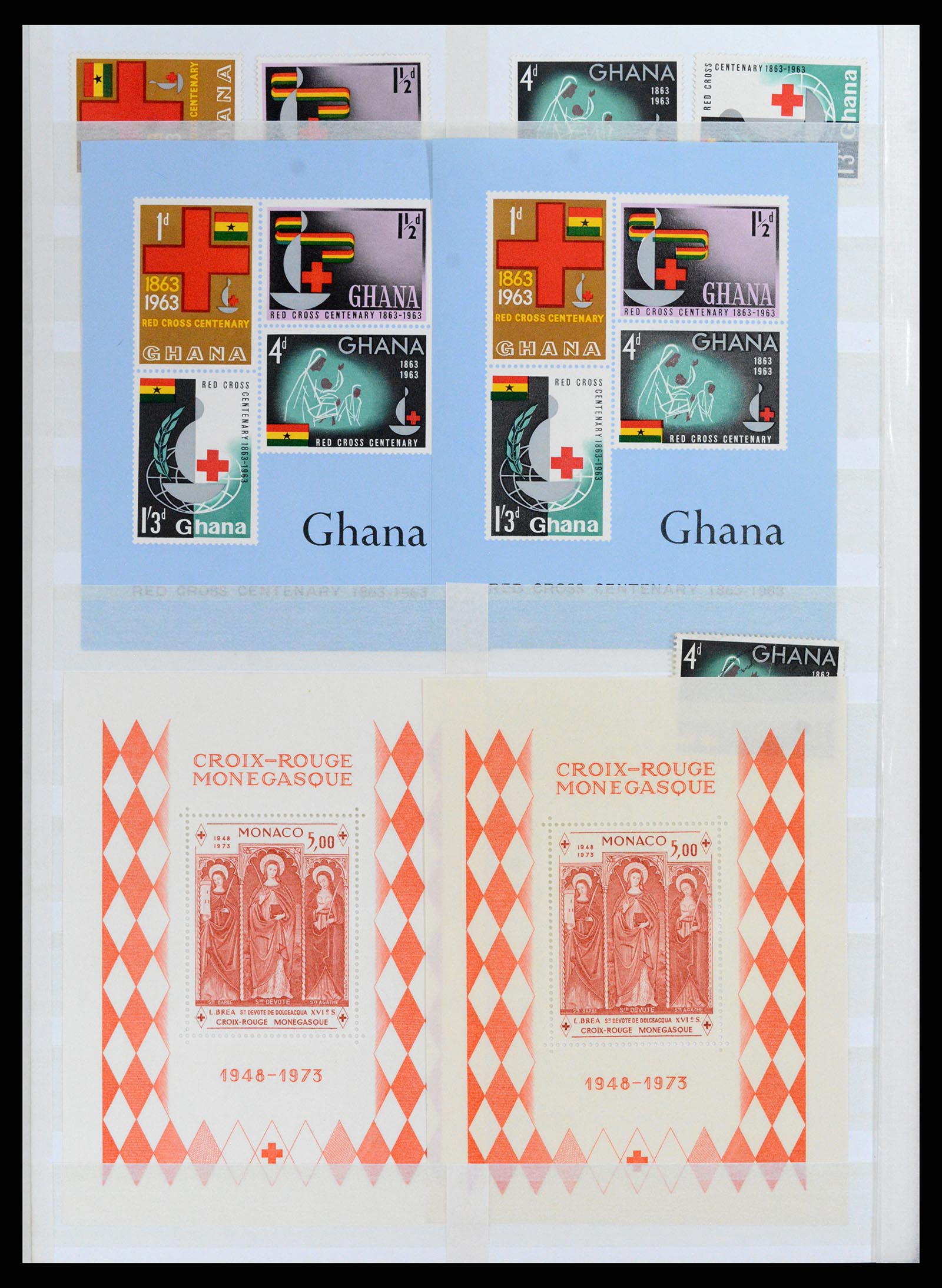 37885 025 - Stamp Collection 37885 Theme Red Cross 1906-2000.