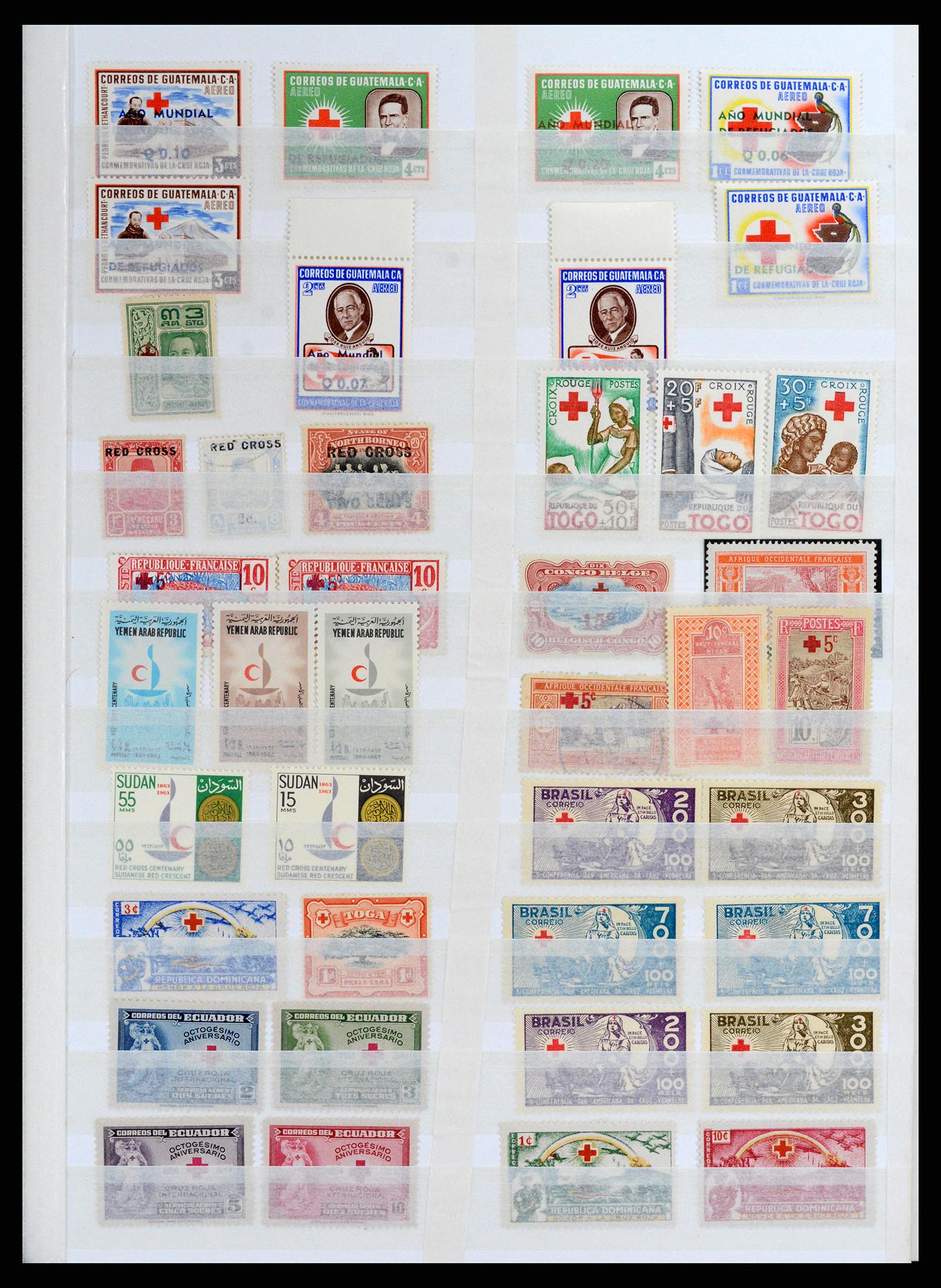 37885 030 - Stamp Collection 37885 Theme Red Cross 1906-2000.